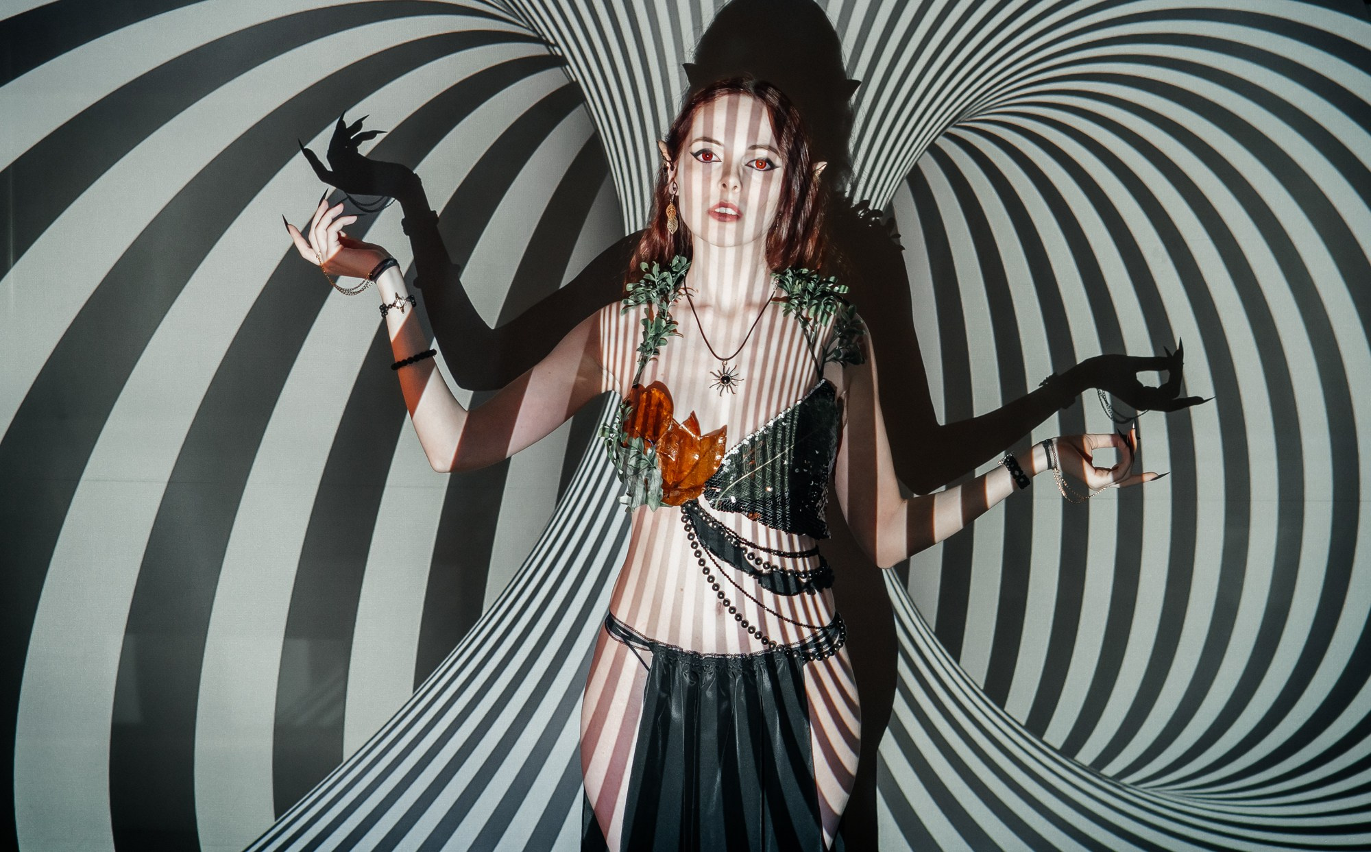 С проектором. Фотограф