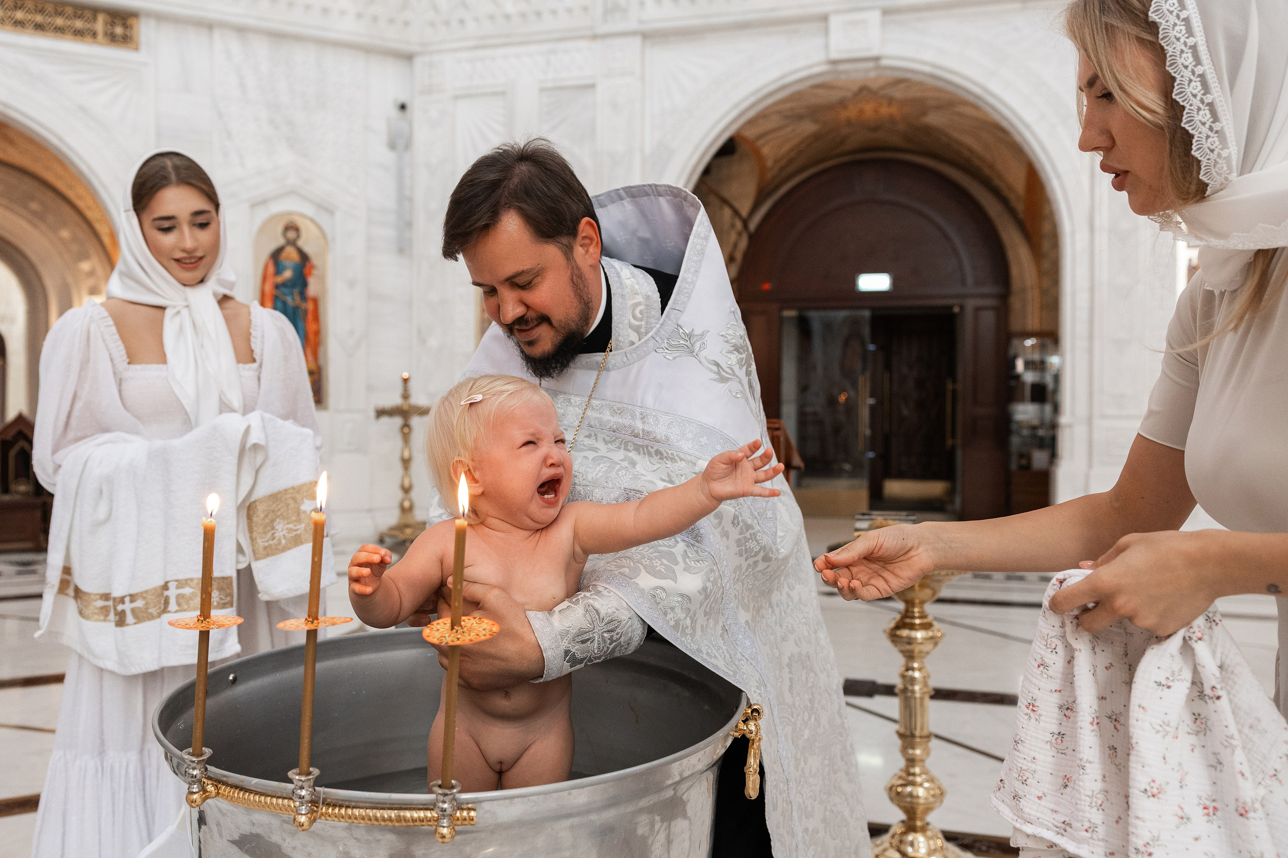 Крещение Аделины. Фотограф Крещение, Выписка москва