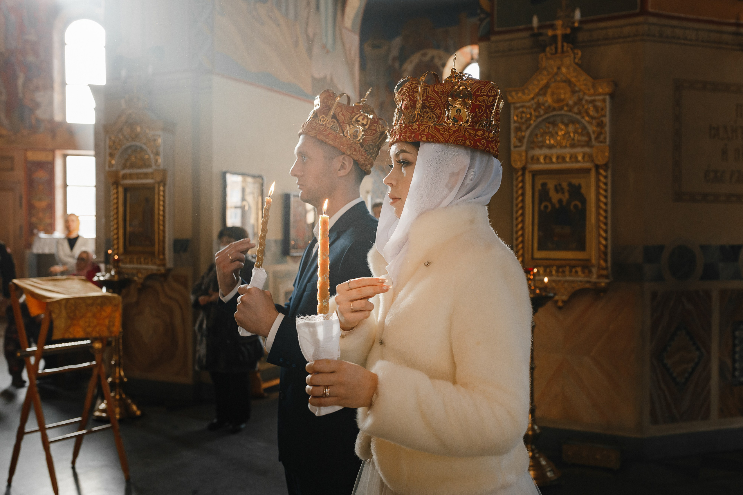 Профессиональный фотограф на таинство венчания в Москве и Московской области. Свадебный фотограф в Москве Мария Крош