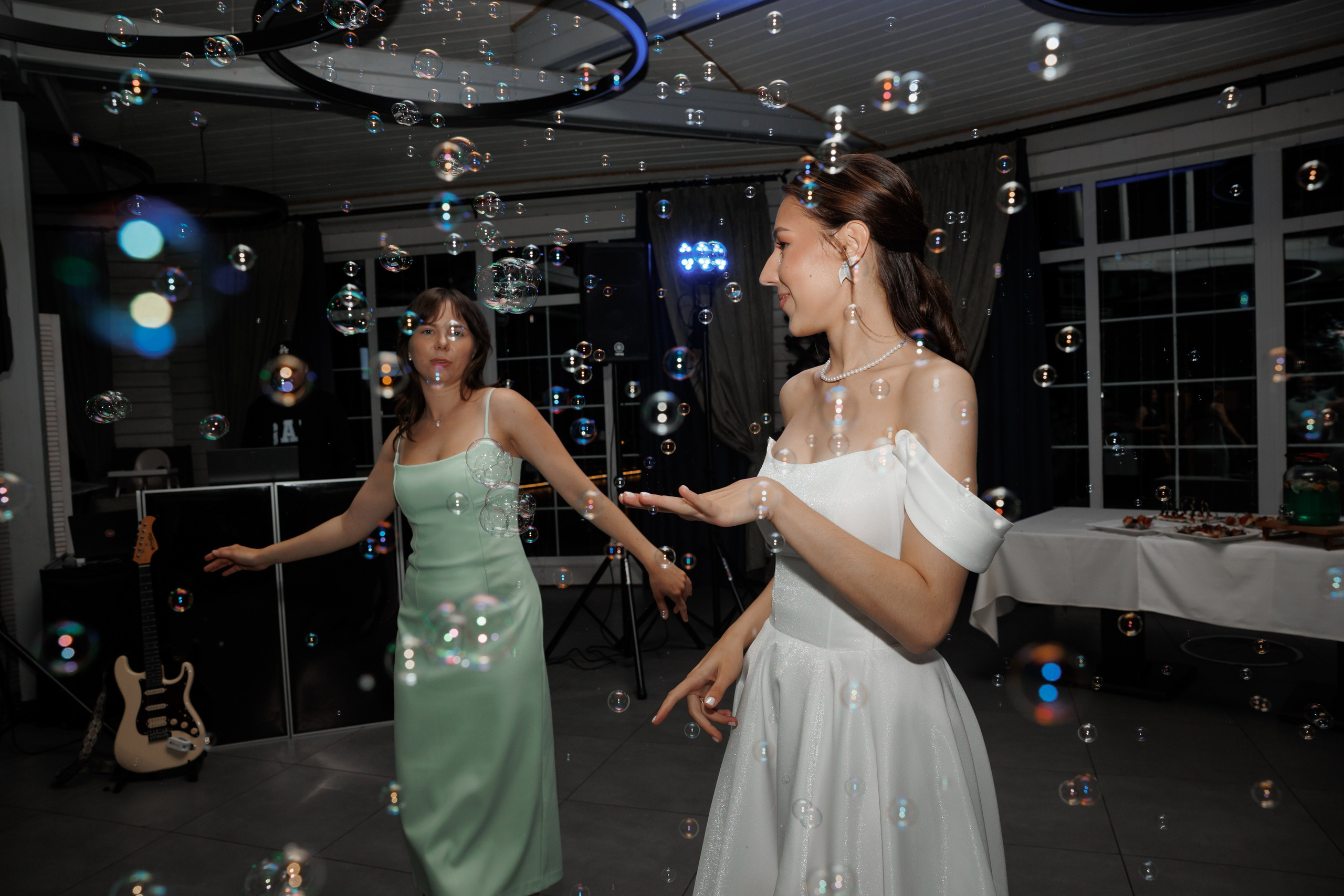 Регистрация в отеле Fish Point, ЗАГС Бутово, прогулка в Остафьево. Свадебный и репортажный фотограф (Москва, Королев и другие)