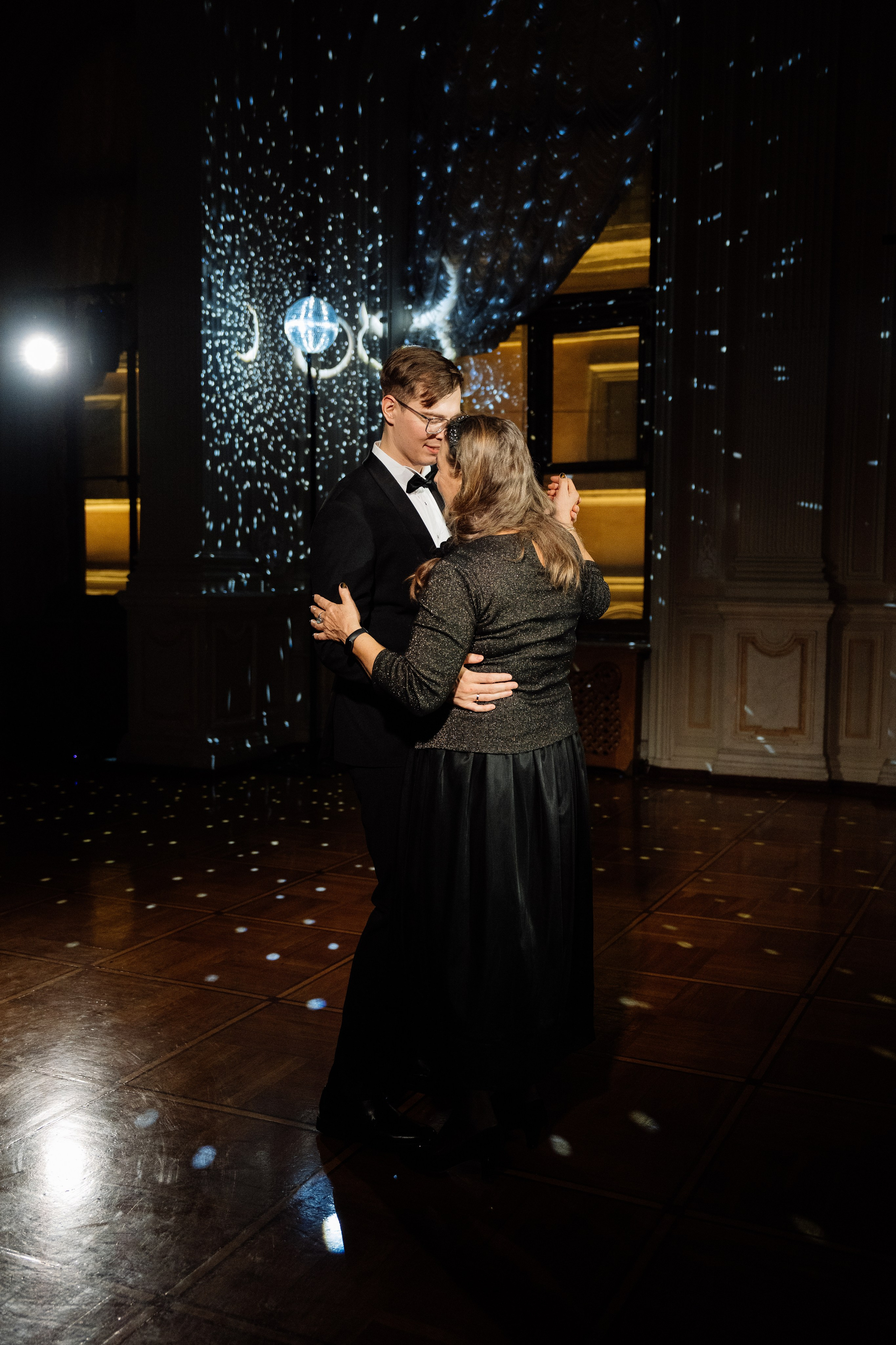 Современная свадьба во дворце. Свадебный фотограф организатор в Санкт-Петербурге Ассоль Опарина