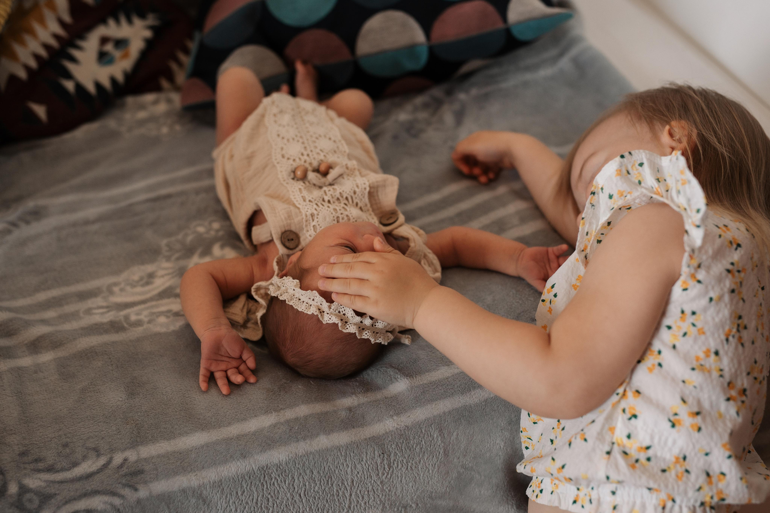 Андрей, Аня, Настена и Машенька. Домашний ньюборн. Семейный и детский фотограф в Краснодаре Мария Галло