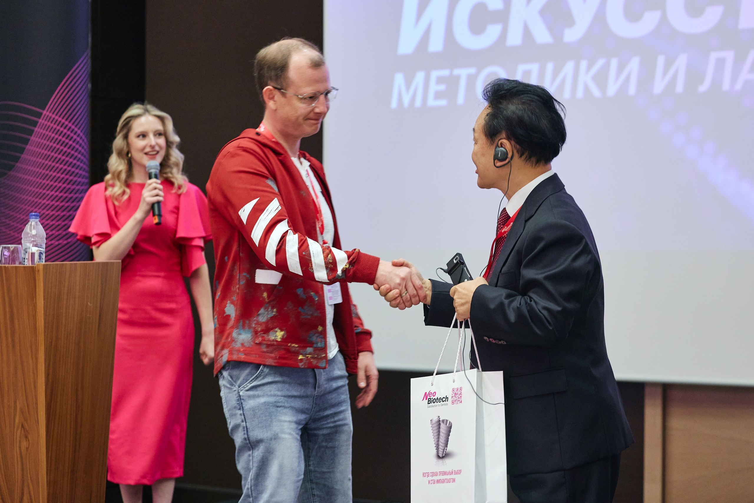 Конгресс имплантологов Neo Biotech 2025. Антон Артюшин, портретный фотограф. Москва