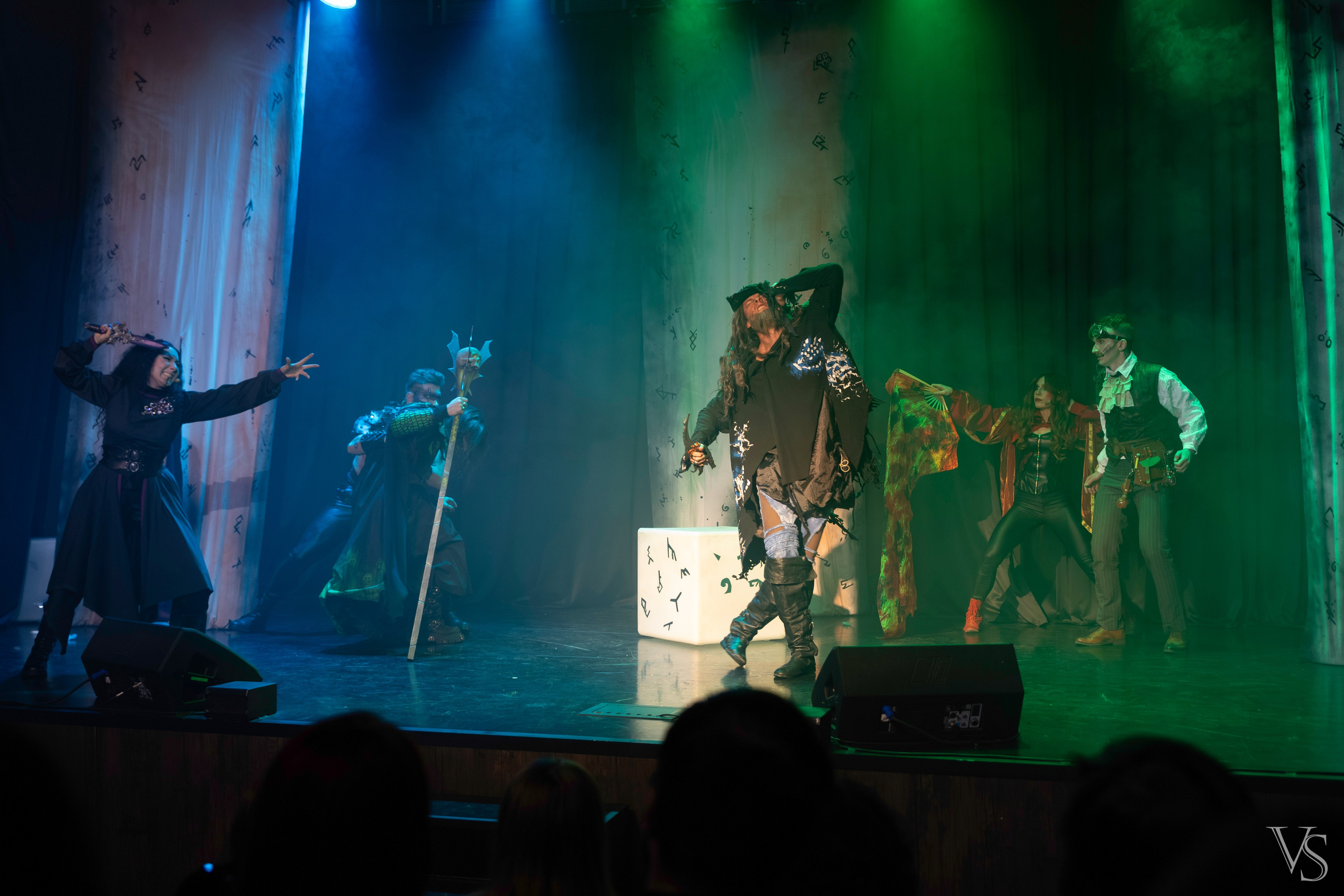 Книга стихий 25.01. Фотограф Виктор Степанов