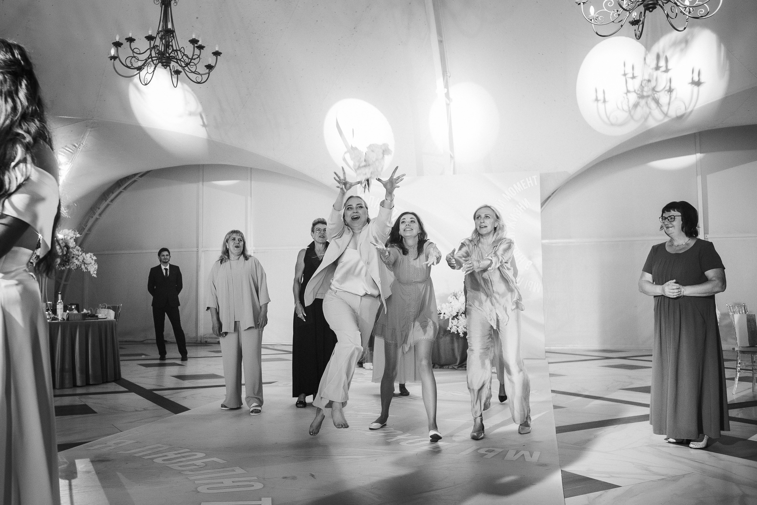 Романтические свадебные моменты Кирилла и Юли в Голден Хорс Таганрог. Свадебный и семейный фотограф в Таганроге Бакарюк Антон