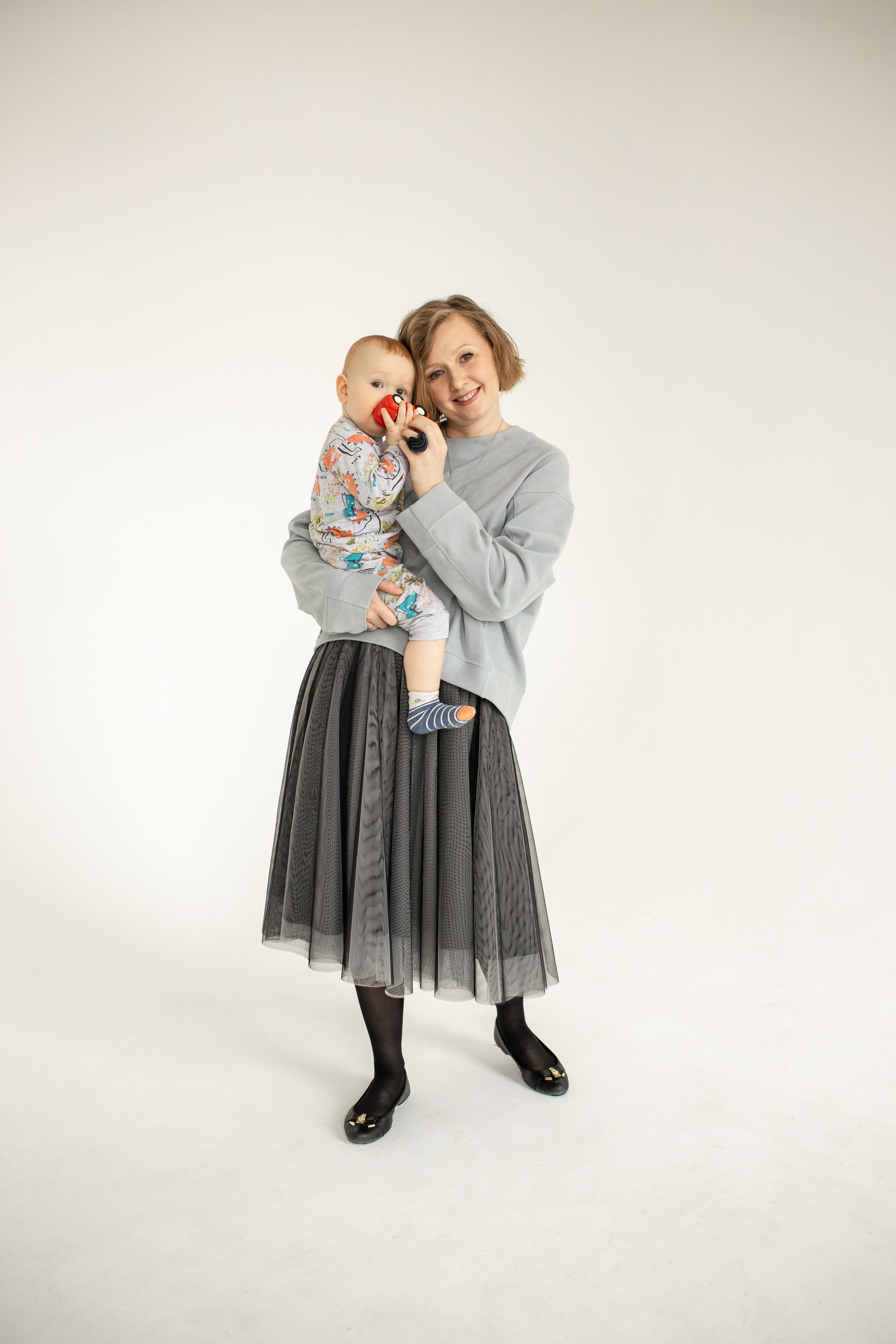 Семейная фотосессия на циклораме с естественным светом. Фотограф в Железнодорожном и Балашихе