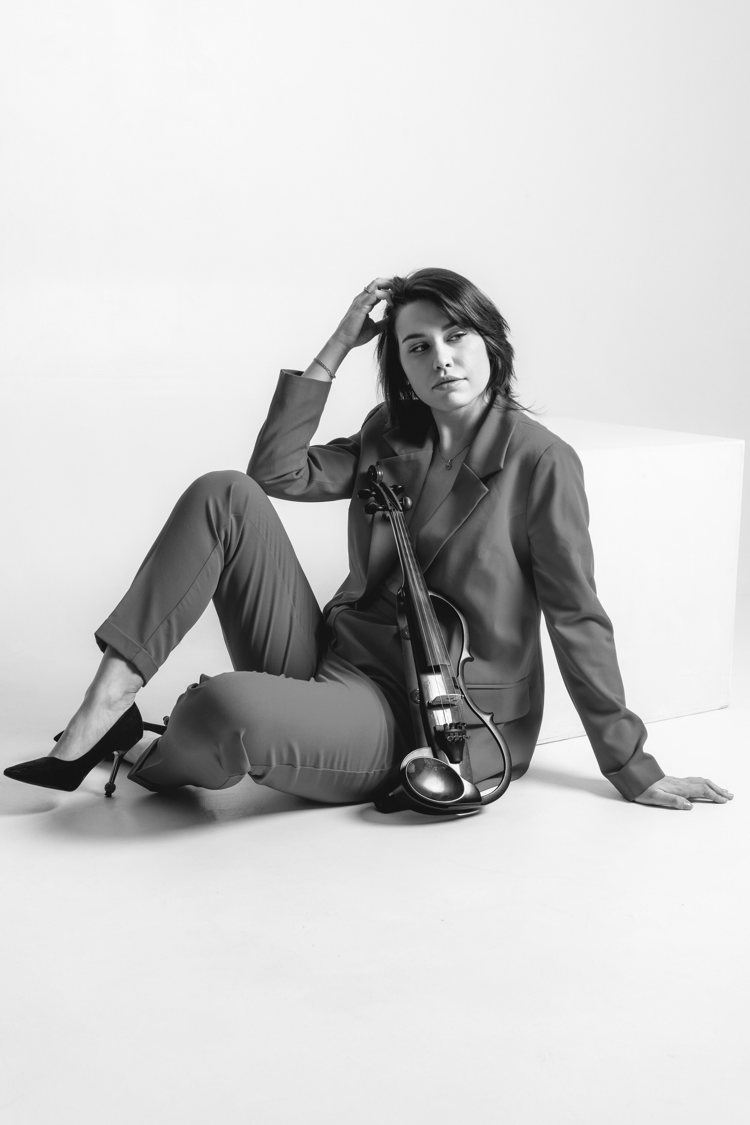 Актриса и музыкант в одном лице. Фотосессия Евы. Занимаюсь профессиональной фотографией и живу рядом с Байкалом. Работаю в разных жанрах