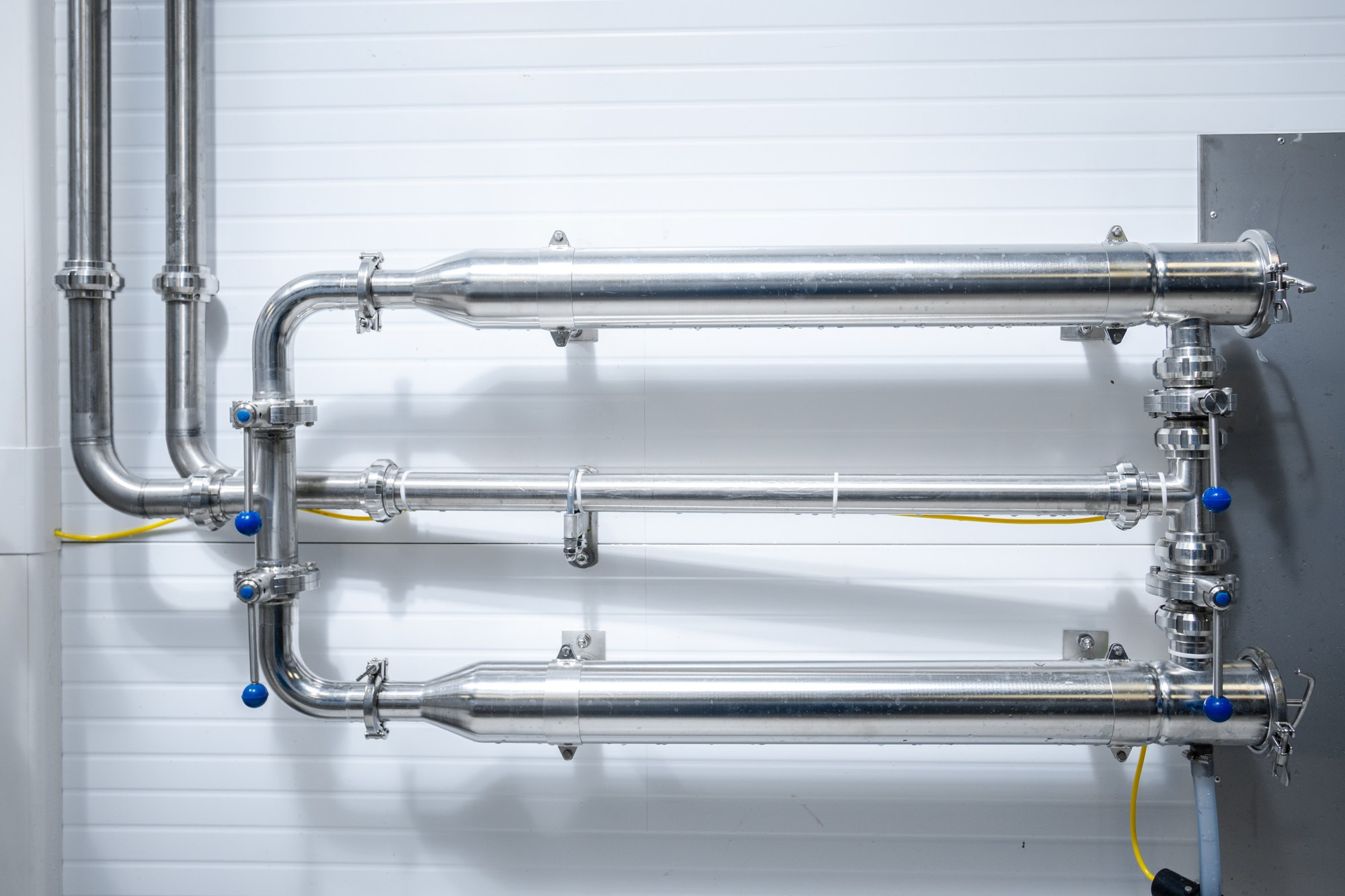 Оборудование хранения молока. Репортажный, промышленный и маркетплейс-фотограф Дмитрий Чернат