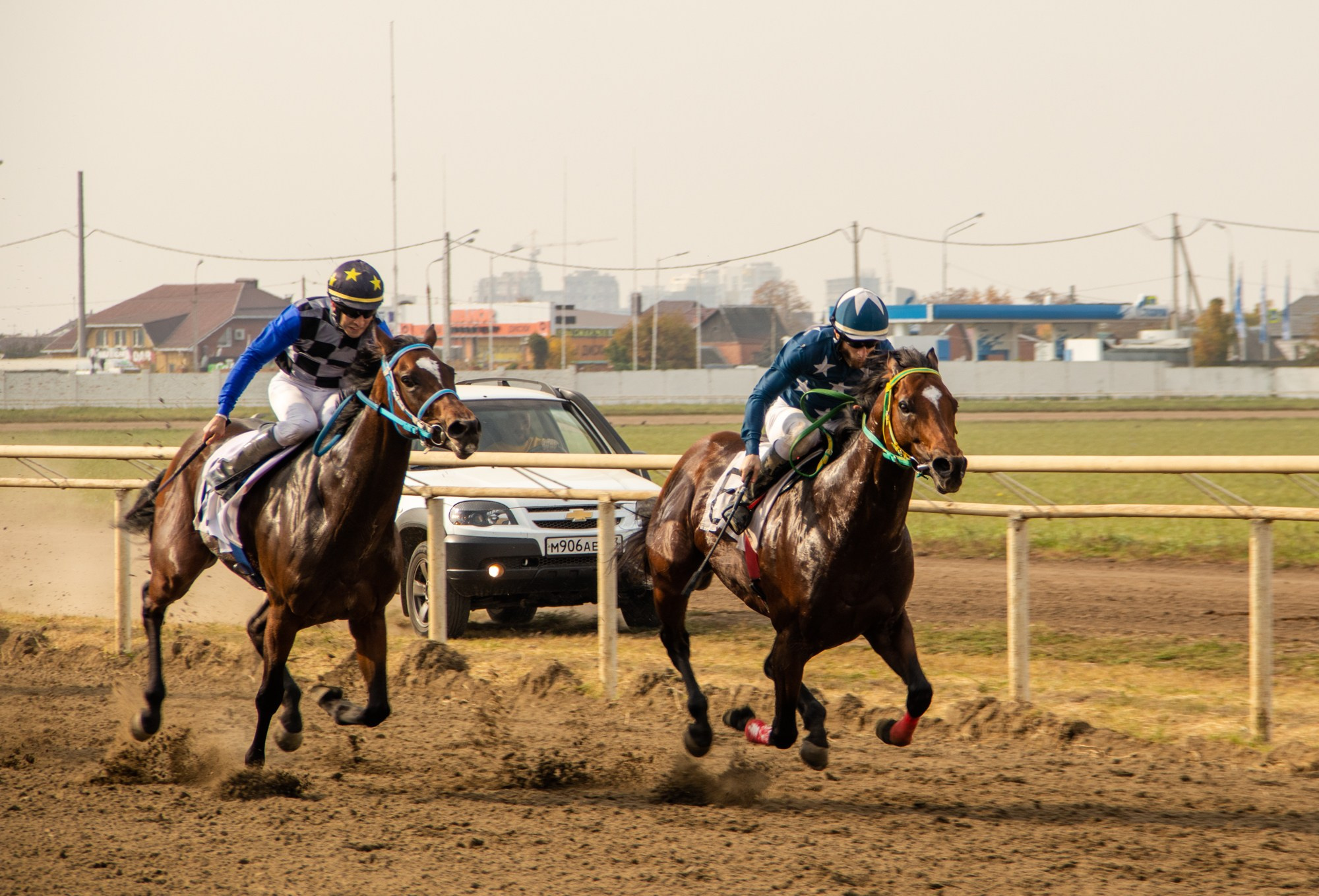 Закрытие скакового сезона на Краснодарском ипподроме. Репортажный, промышленный и маркетплейс-фотограф Дмитрий Чернат