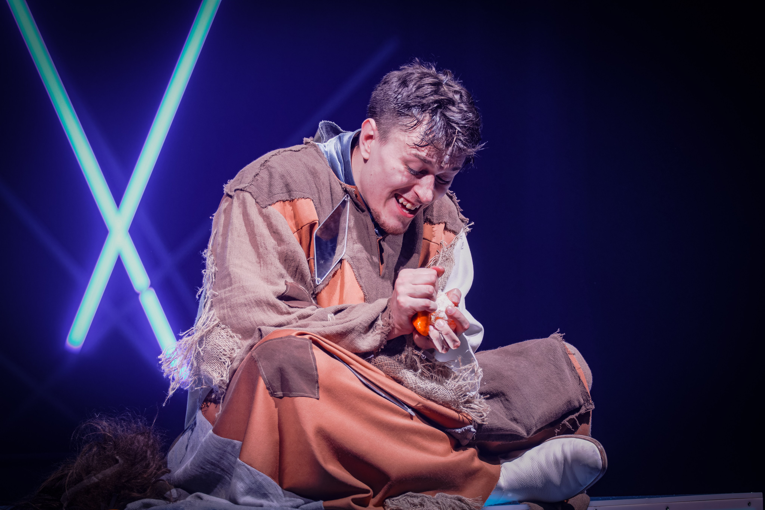 Любовь к трем апельсинам_Чехов Центр. Фотограф. г. Южно-Сахалинск. Олег Толстов