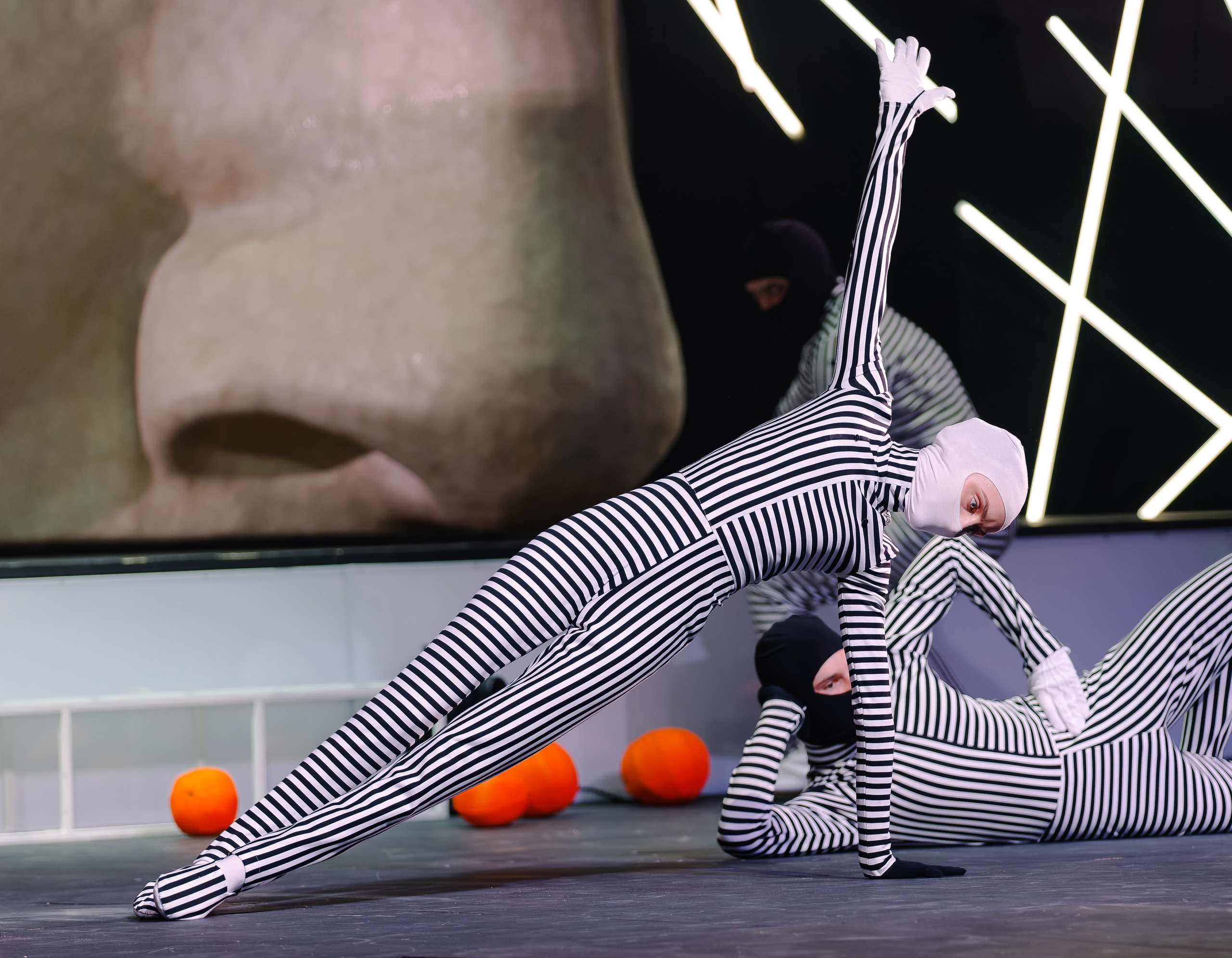 Любовь к трем апельсинам_Чехов Центр. Фотограф. г. Южно-Сахалинск. Олег Толстов