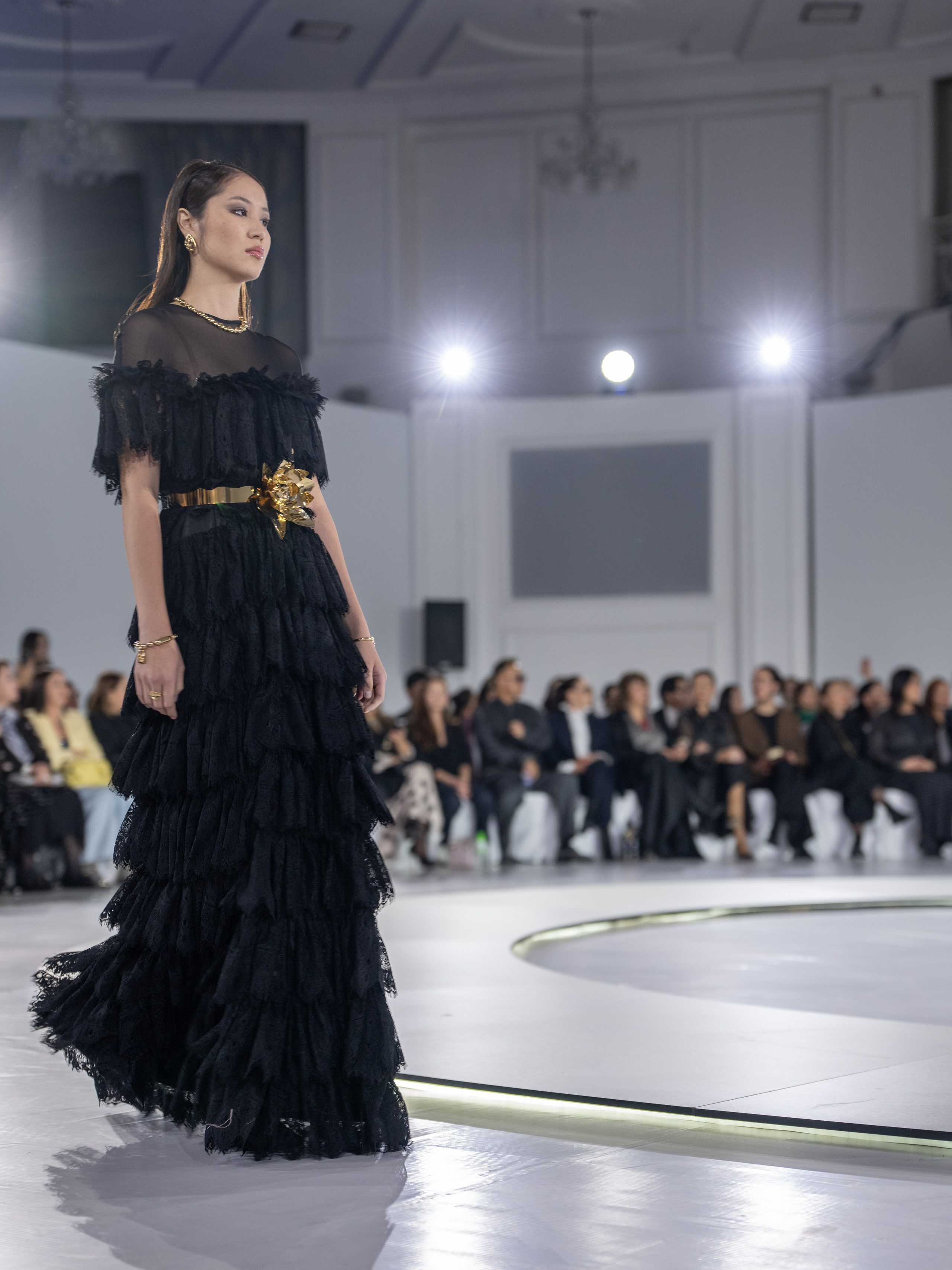 Дизайнер Arunaz. Сайт Алматинского НЮ АРТ, будуар и фэшн фотографа Дениса Карпенко