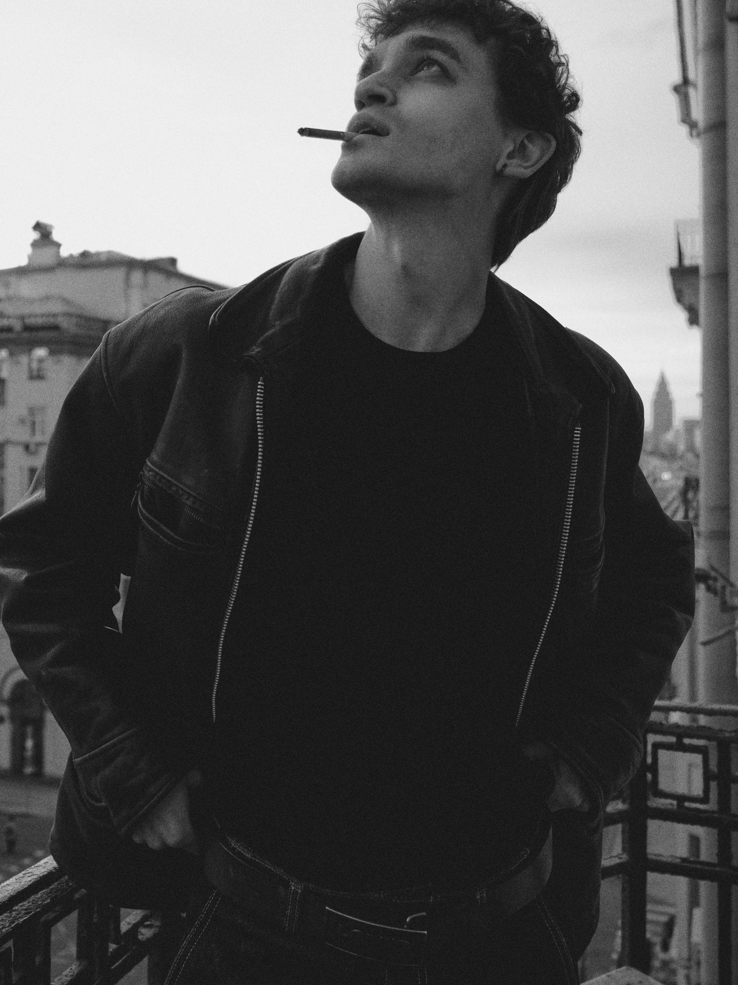 89233. Главная