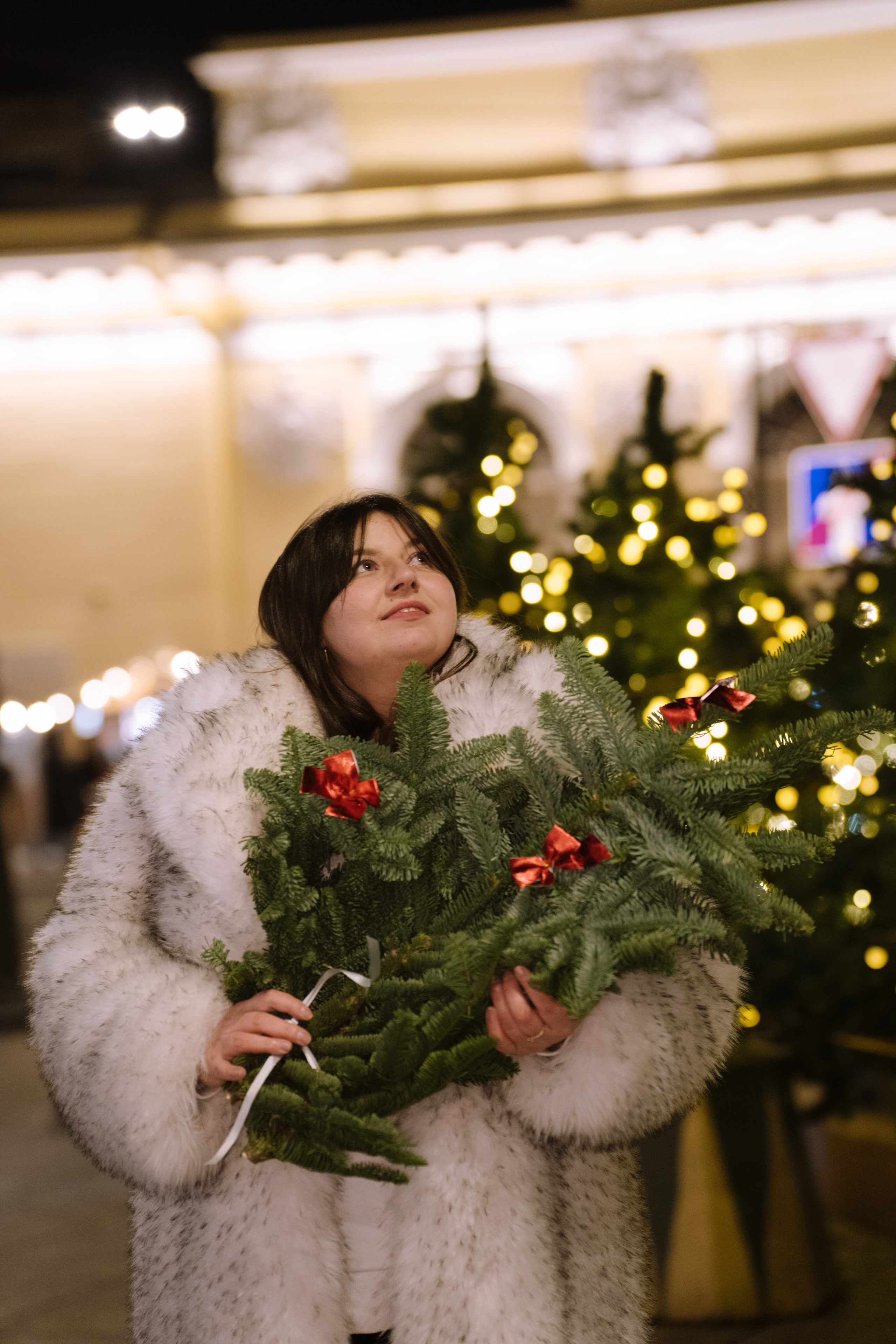 ПРОГУЛКА НА МАНЕЖНОЙ ПЛОЩАДИ ДЛЯ ДЕВУШКИ ПЕРЕД НОВЫМ ГОДОМ (НОВОГОДНЯЯ ФОТОСЕССИИЯ НА МАНЕЖНОЙ ПЛОЩАДИ). Профессиональный фотограф, Санкт-Петербург — Виктория Богомолова