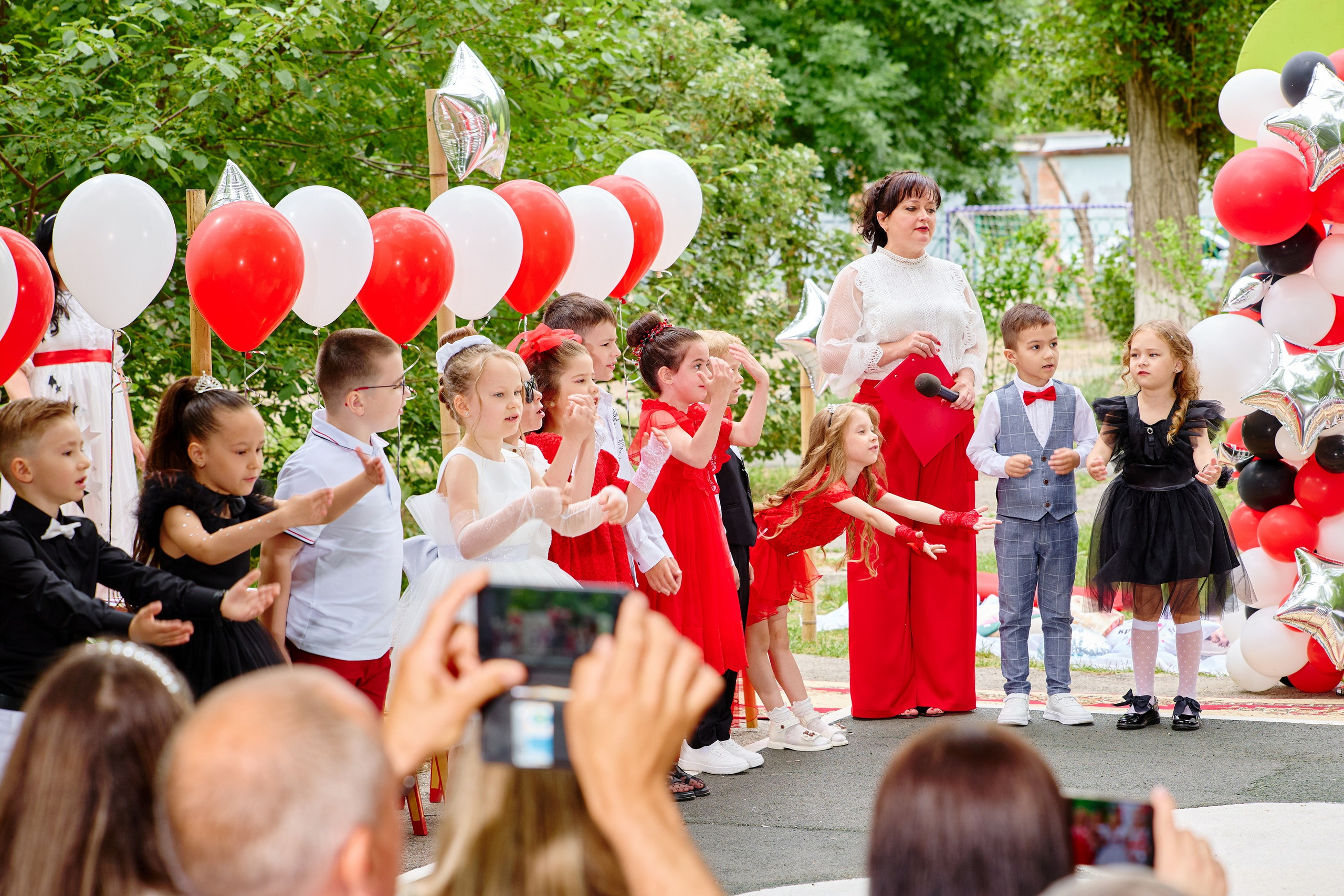 Выпускной 45 сад. Фотограф Выпускные альбомы Таганрог Сергей Коробченко