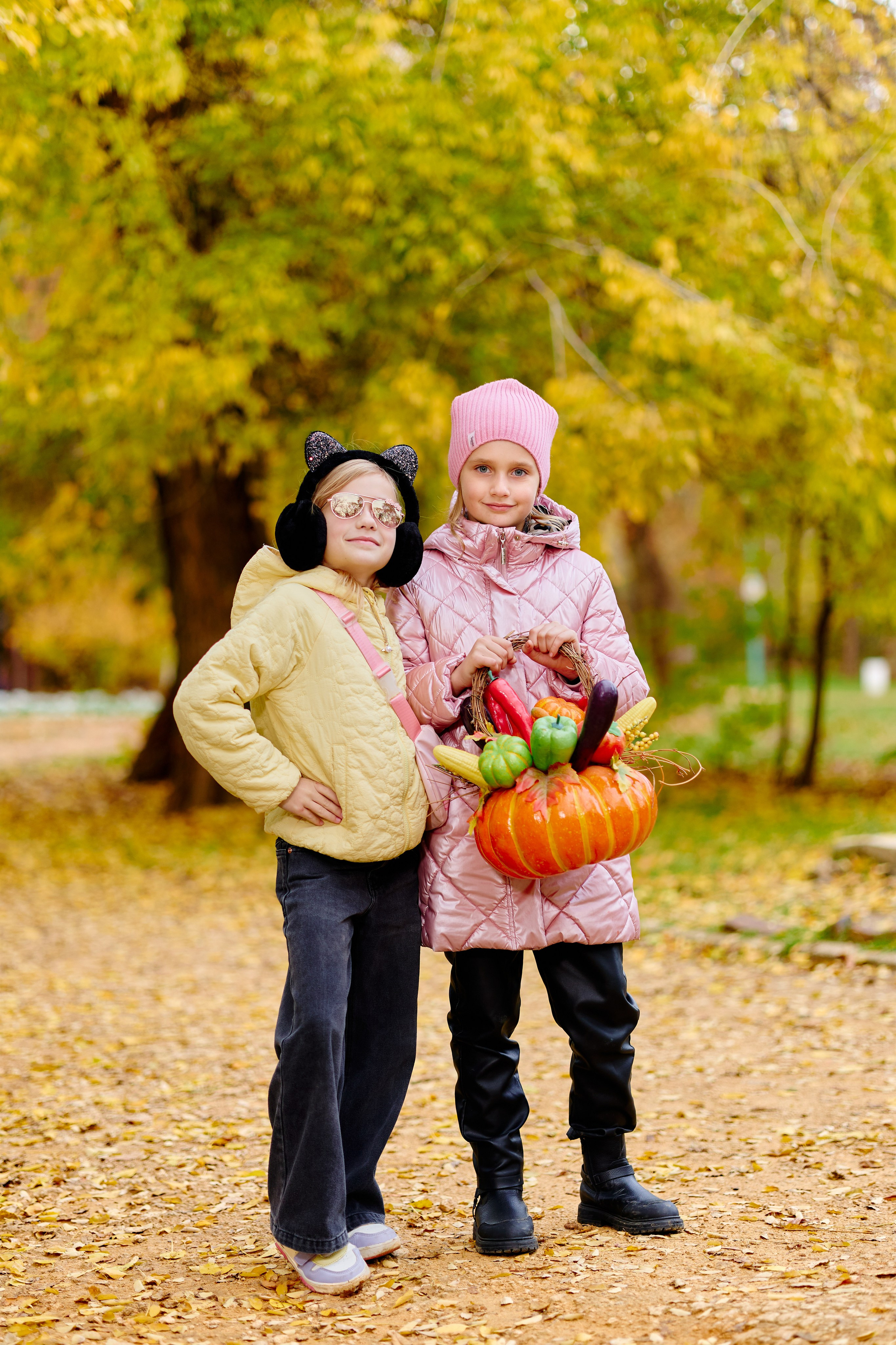 Прогулка в парке классом. Фотограф Выпускные альбомы Таганрог Сергей Коробченко