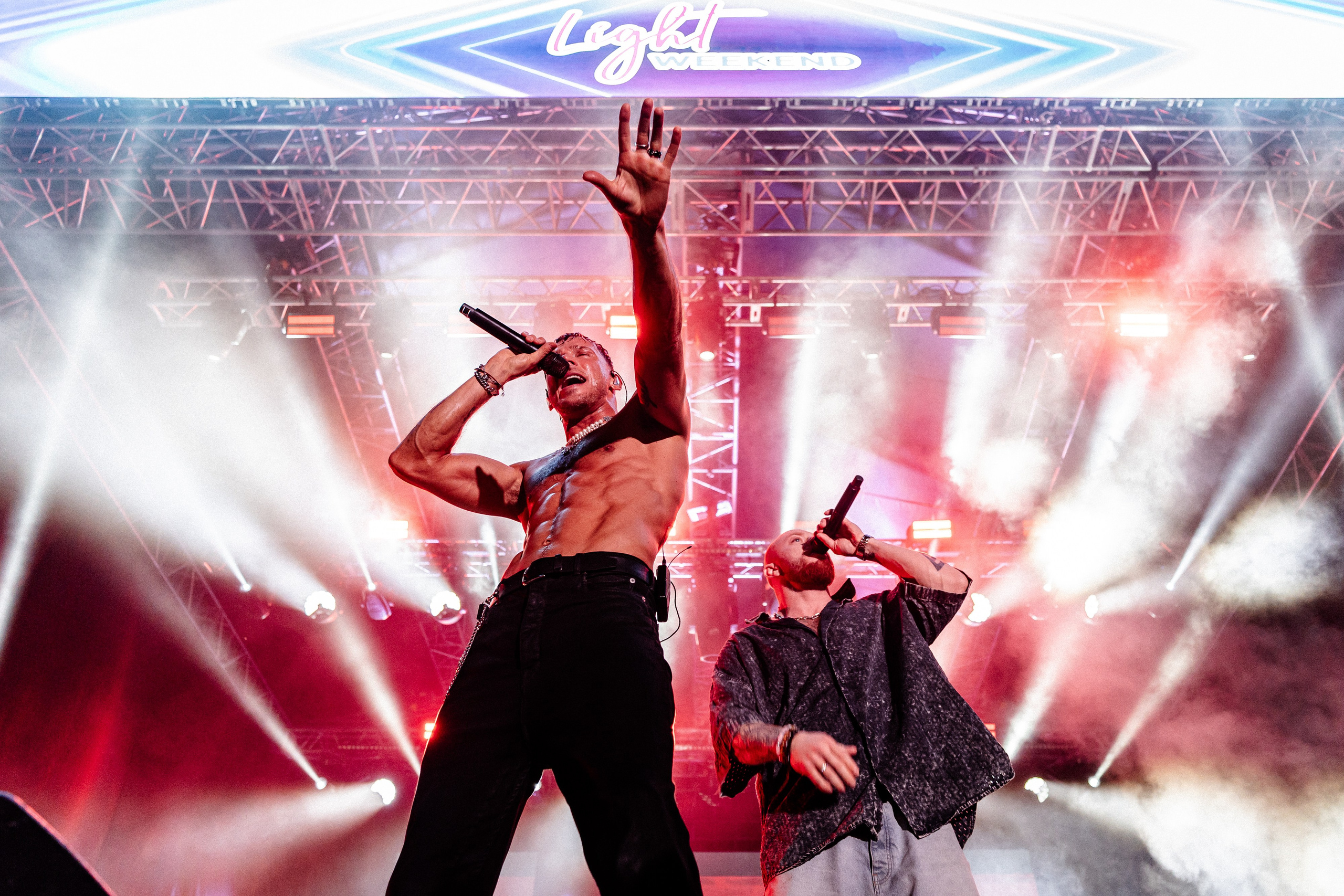 Лёша Свик • Банд’Эрос • Олег Майами • Filatov & Karas. Свадебный и репортажный, фуд фотограф в Новороссийске Евгений Александриди