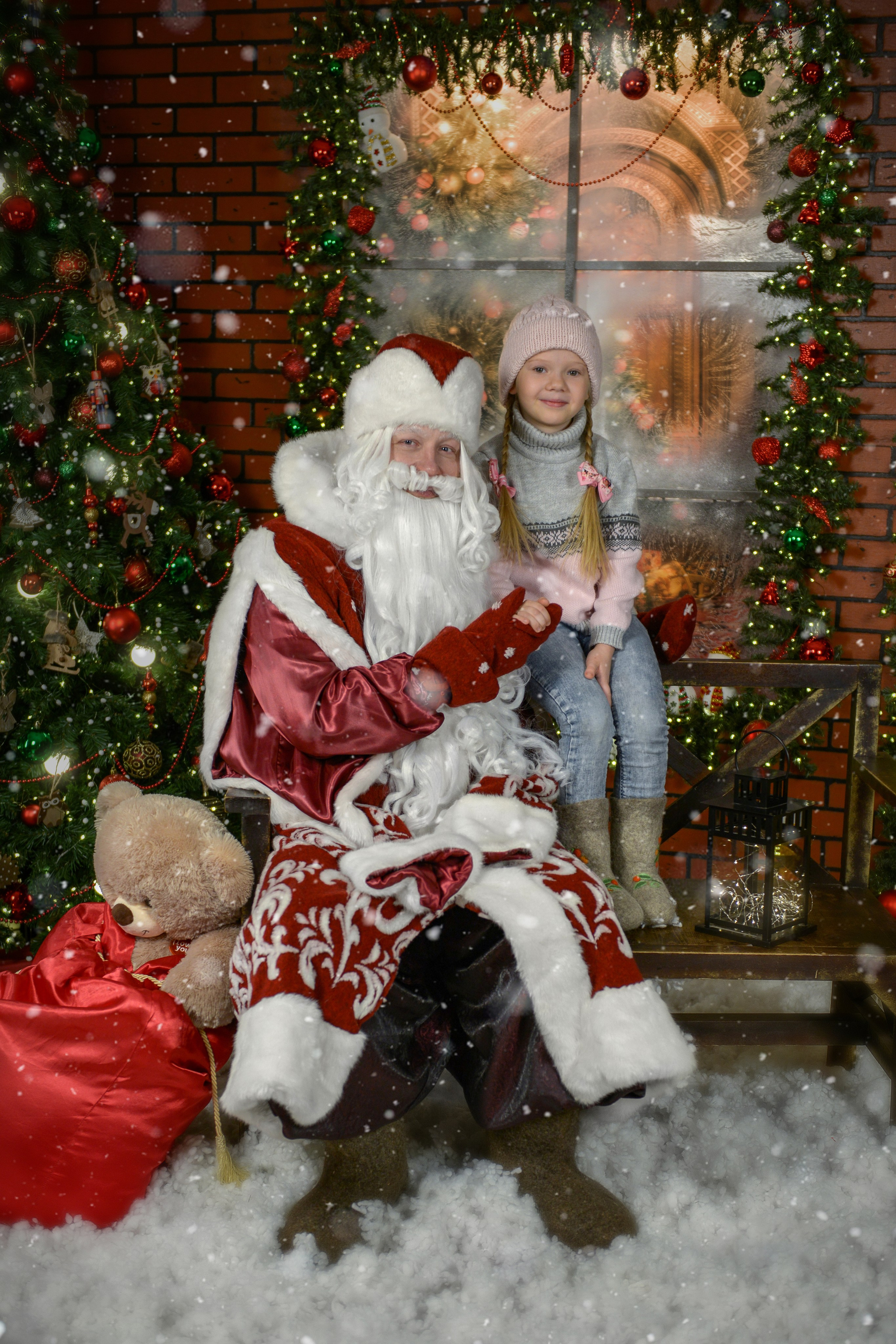 Встреча с Дедом Морозом (ежегодный). Татьяна Гойда портретный и семейный фотограф Ленск. Выпускные альбомы