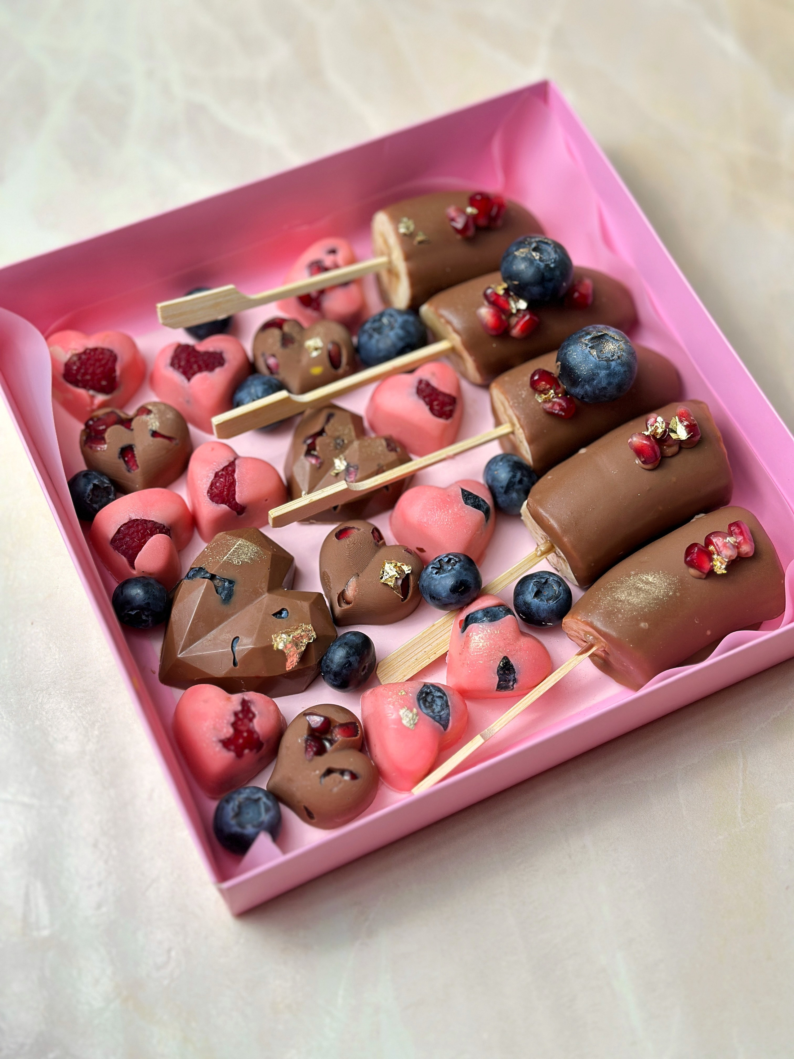 Ягоды в шоколаде. Выездной кейтеринг, съедобные букеты, торты и сладости на заказ