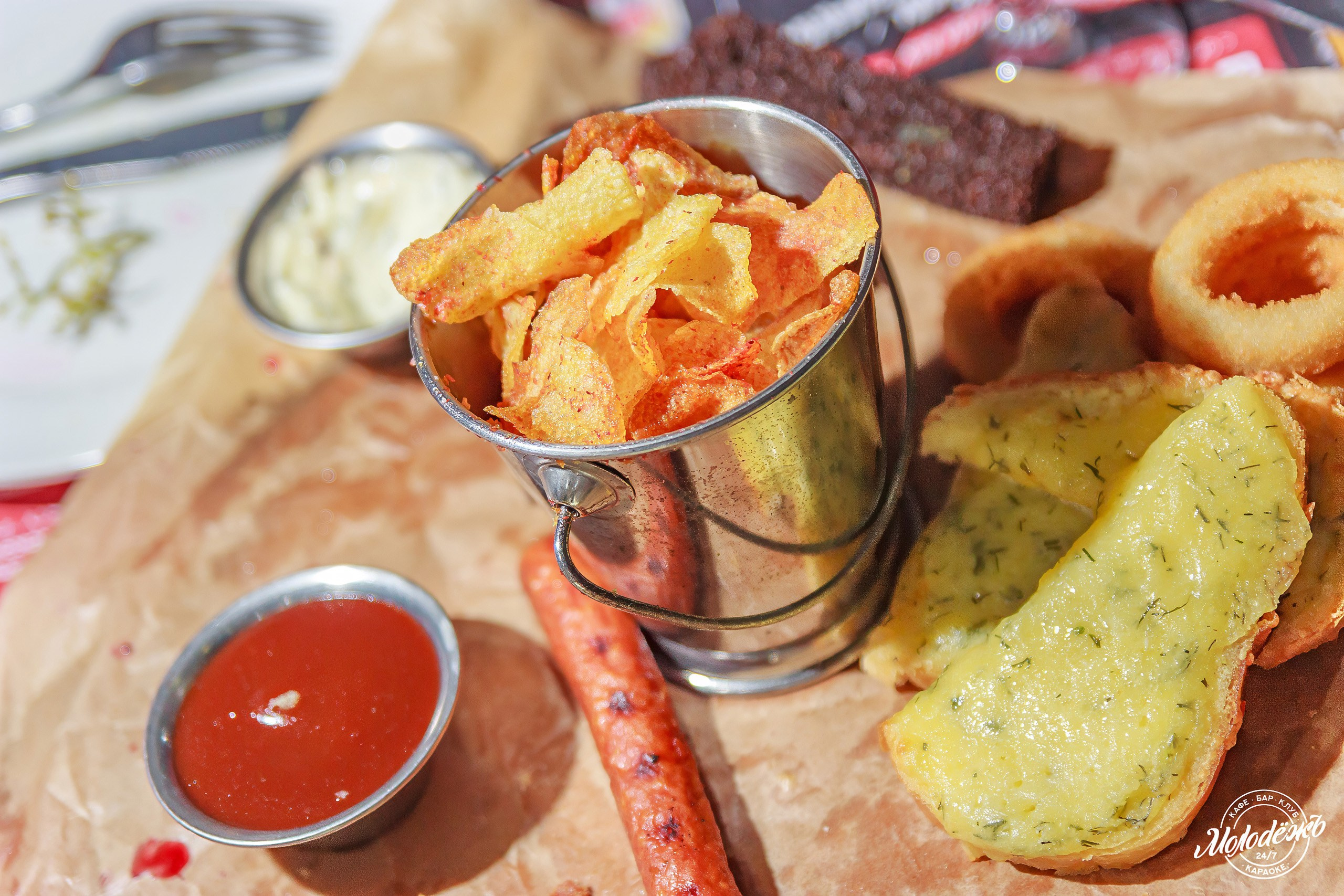 Клуб Молодёжь лучшее. Контакты