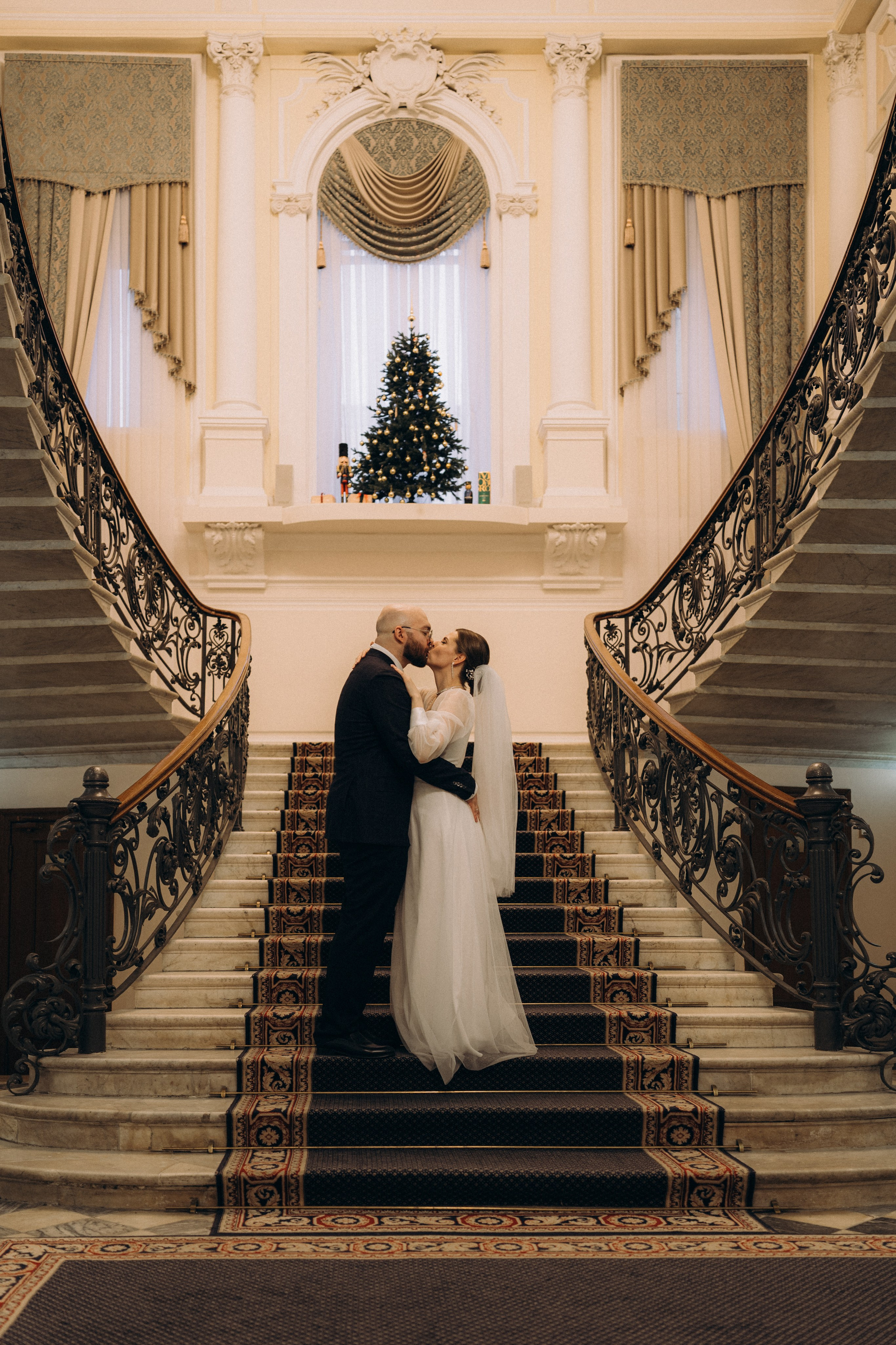 СВАДЕБНАЯ СЬЕМКА ВО ВТОРОМ ДВОРЦЕ (ДЕКАБРЬ) ТАКЖЕ СЬЕМКА В СТУДИИ НА ЧЕРНЫШЕВСКОЙ. Профессиональный фотограф, Санкт-Петербург — Виктория Богомолова