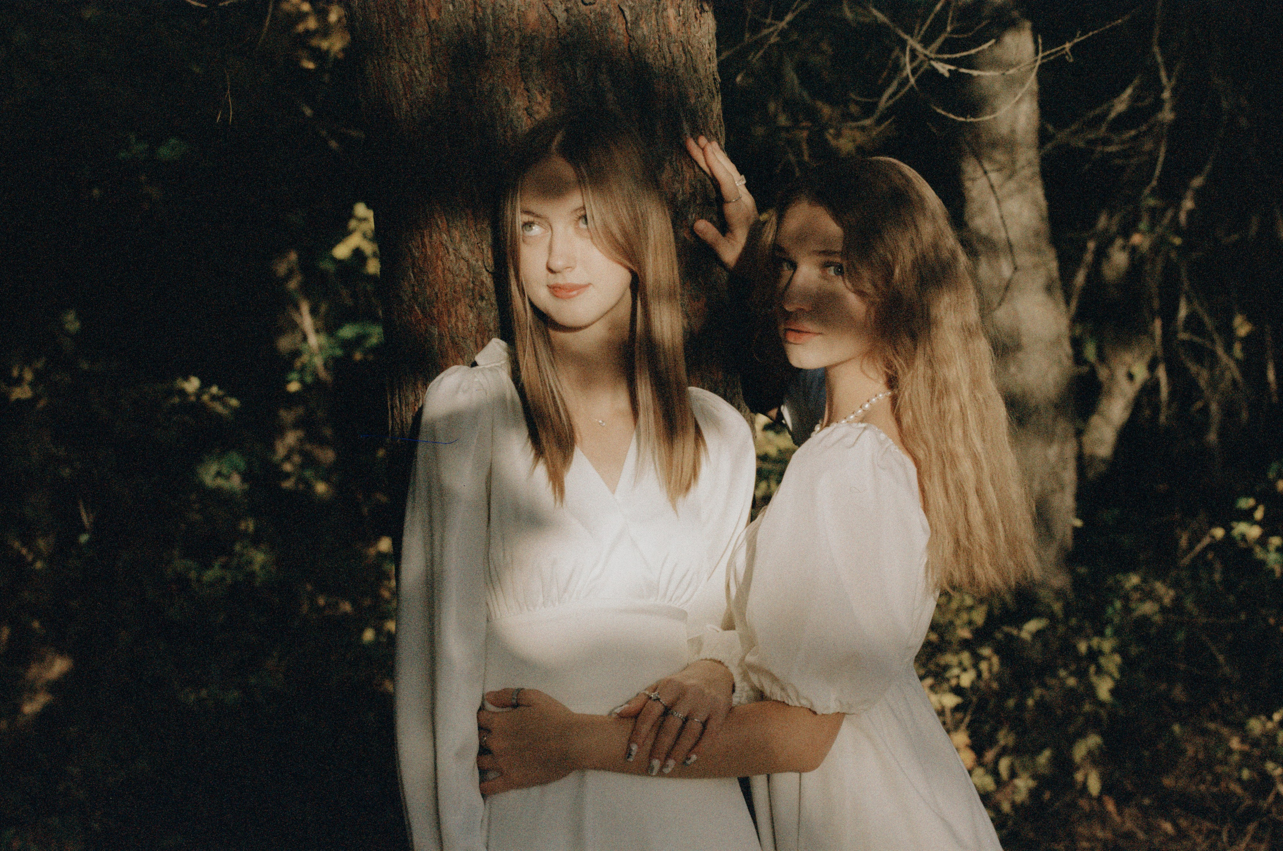 Варвара и Полина. Художественная фотография | Фото на пленку — Илья Кобзев