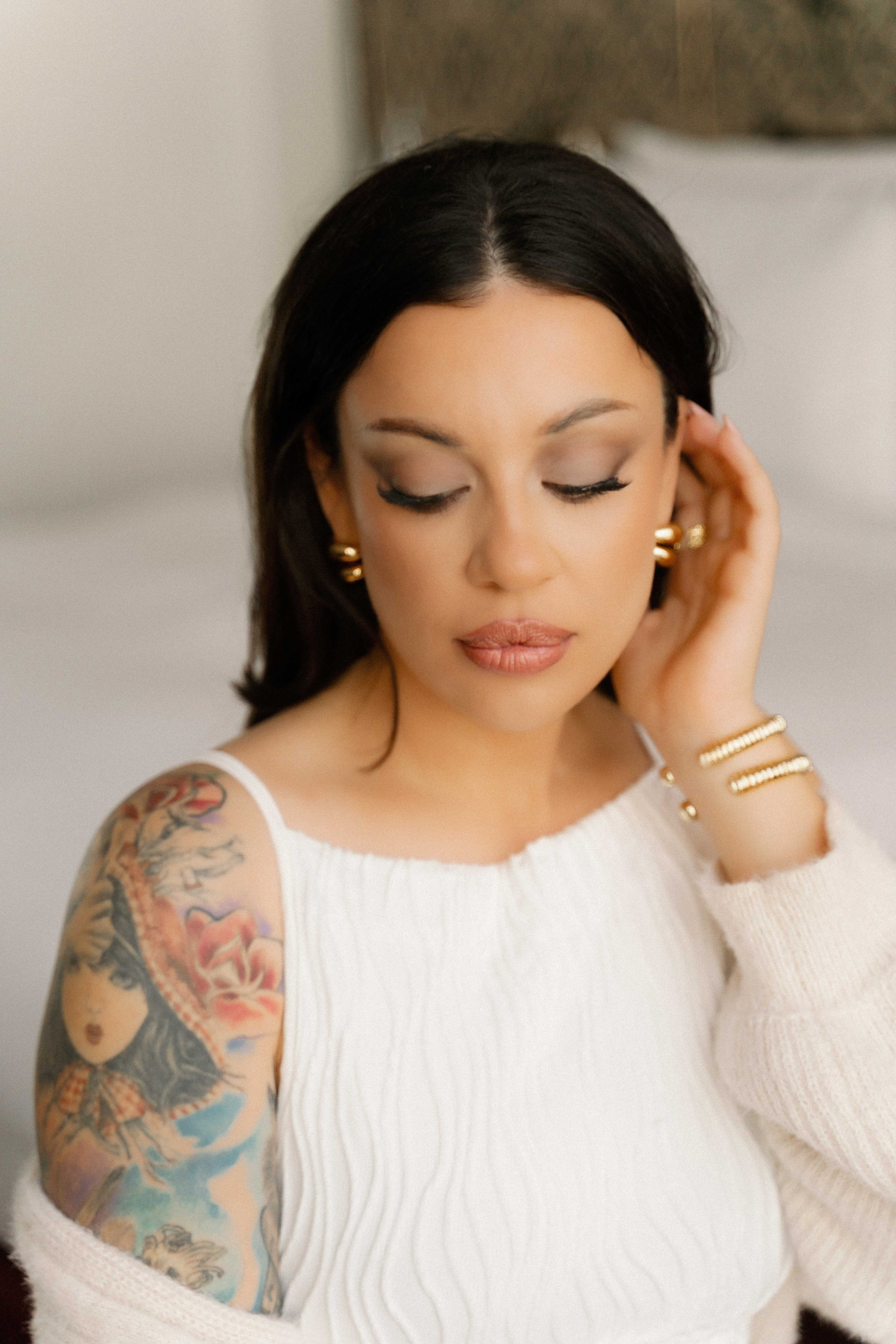 Анна в номере отеля. Фотограф и видеограф в Москве и Абу Даби Мария Кулагина