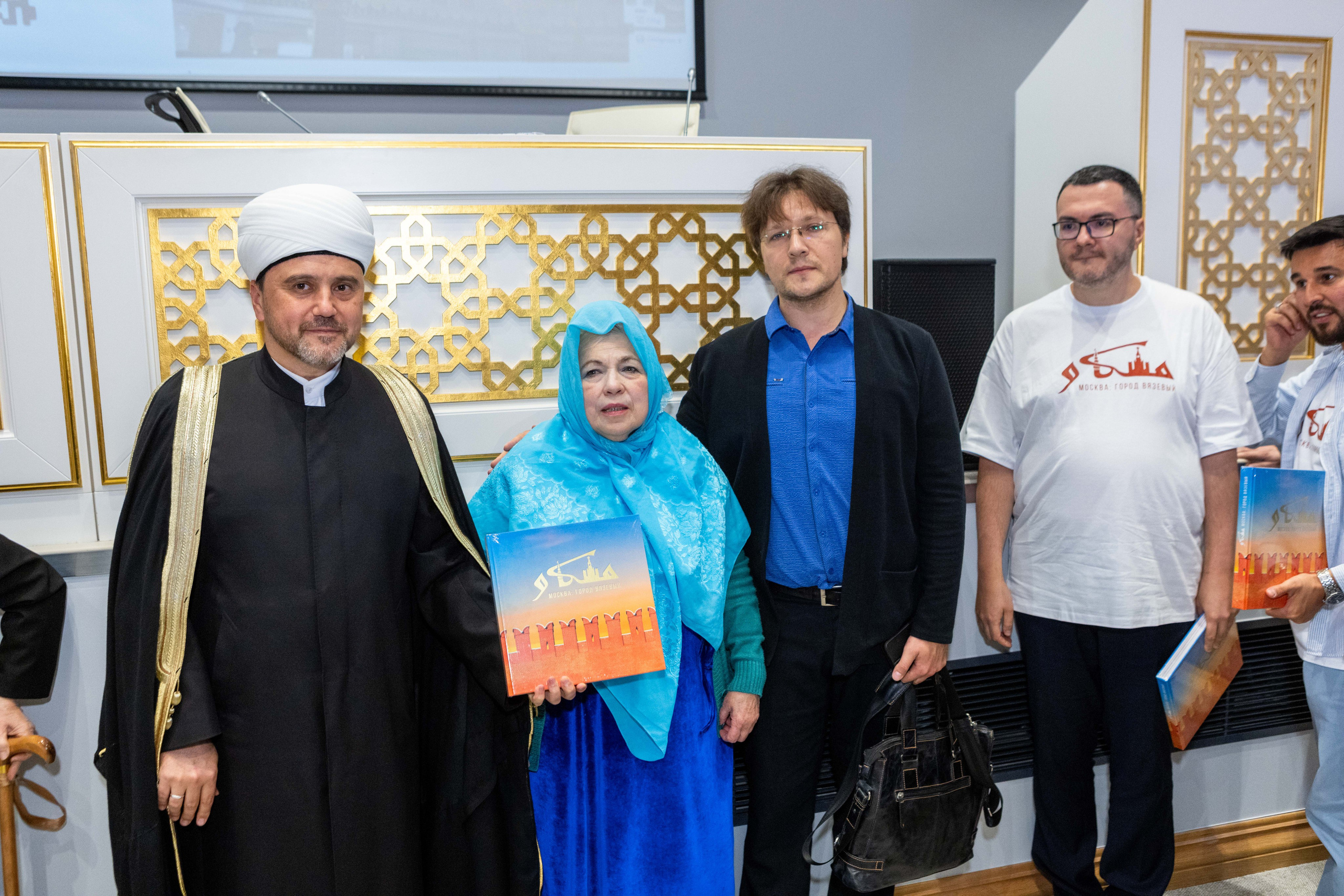 Репортаж с презентации книги — «Москва: город вязевый». Рекламный, предметный, репортажный, семейный фотограф и художник в Москве
