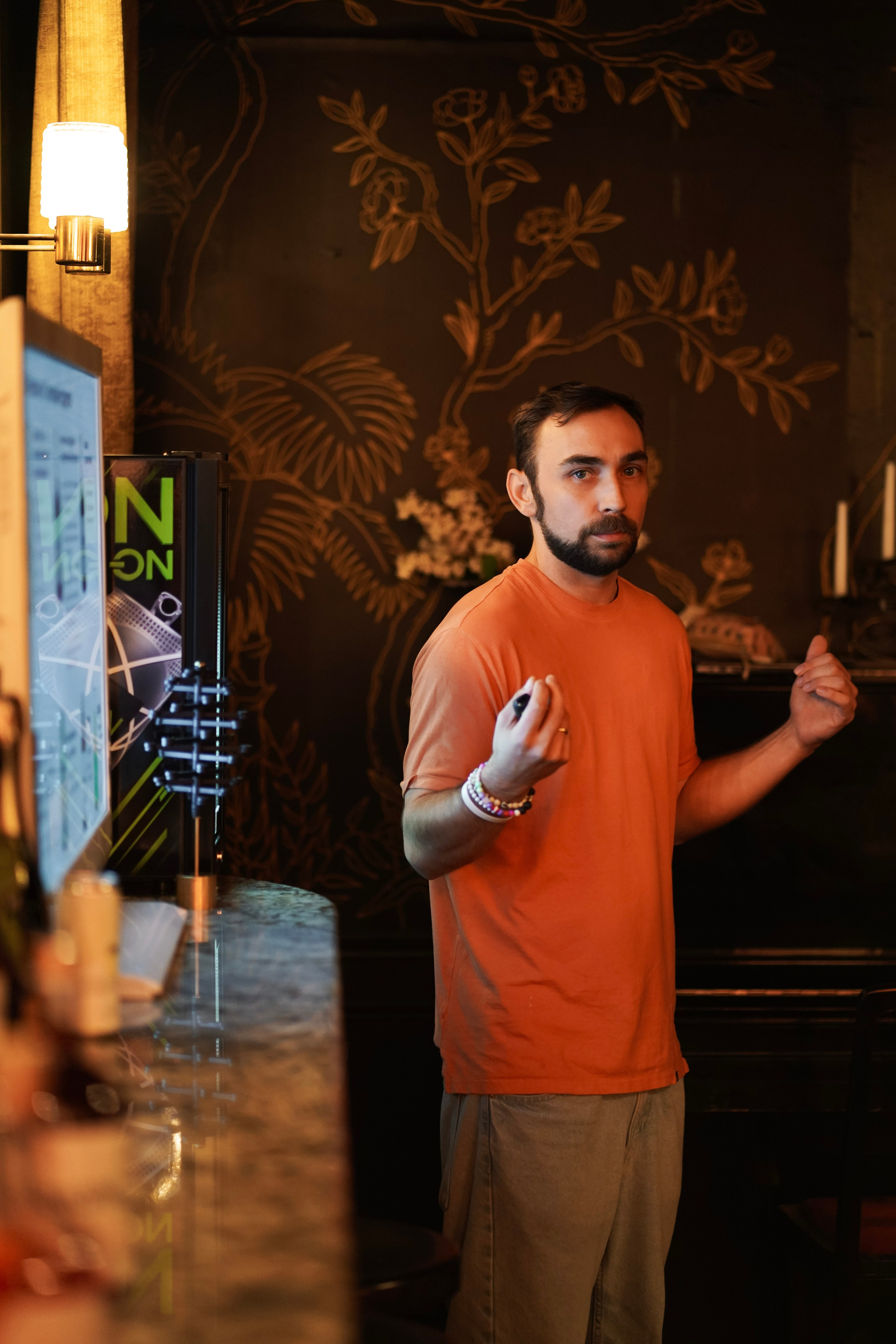 Bar Boss в «Детектив, где Вы?» (2024). Фотограф с психологическим образованием