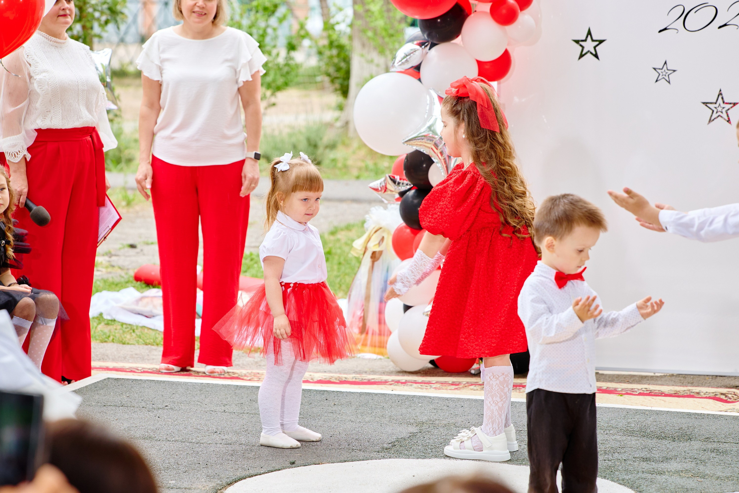 Выпускной 45 сад. Фотограф Выпускные альбомы Таганрог Сергей Коробченко