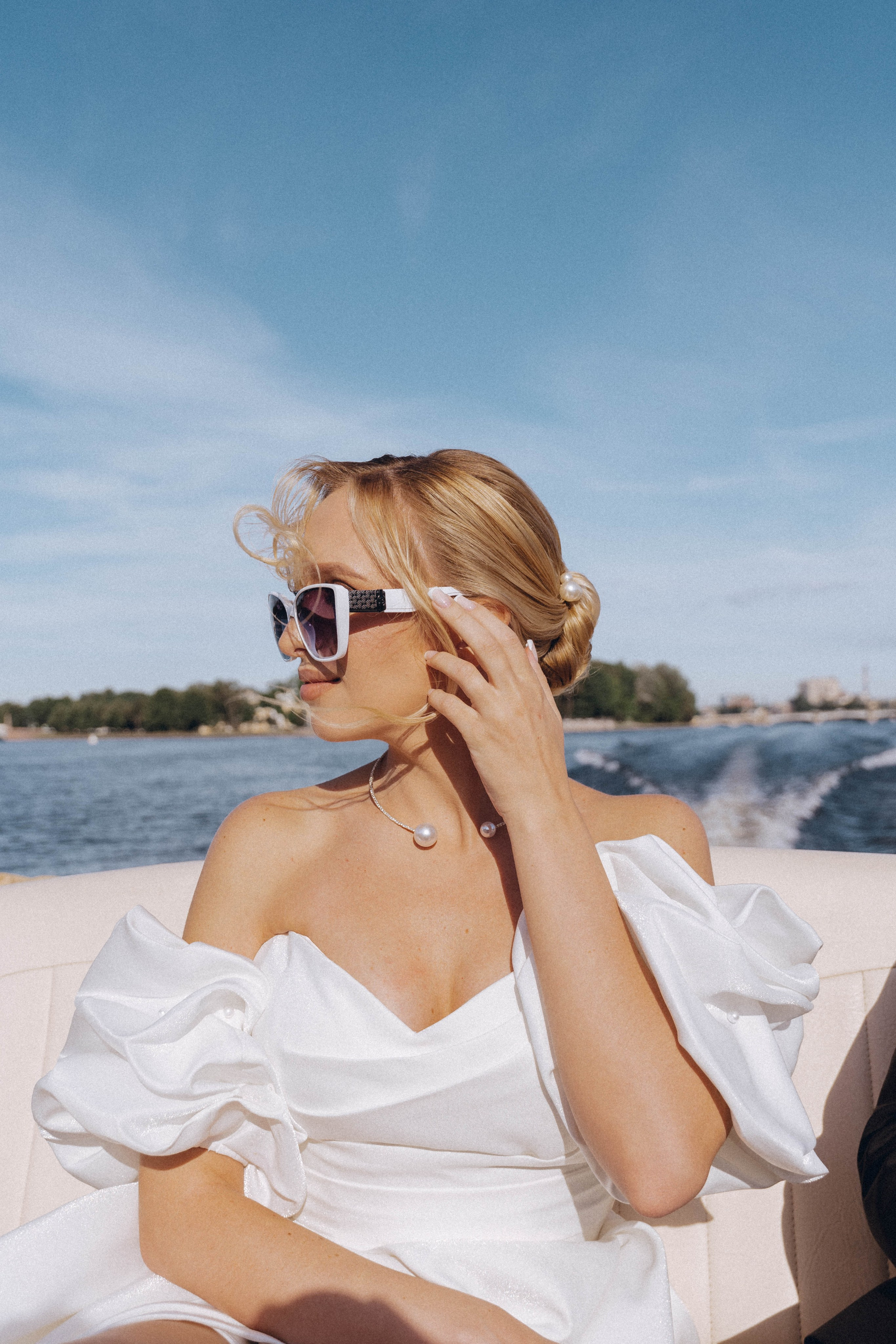 СВАДЕНБНАЯ СЬЕМКА НА КАТЕРЕ ПО КАНАЛАМ САНКТ-ПЕТЕРБУРГА И В АКВАТОРИИ НЕВЫ. Профессиональный фотограф, Санкт-Петербург — Виктория Богомолова