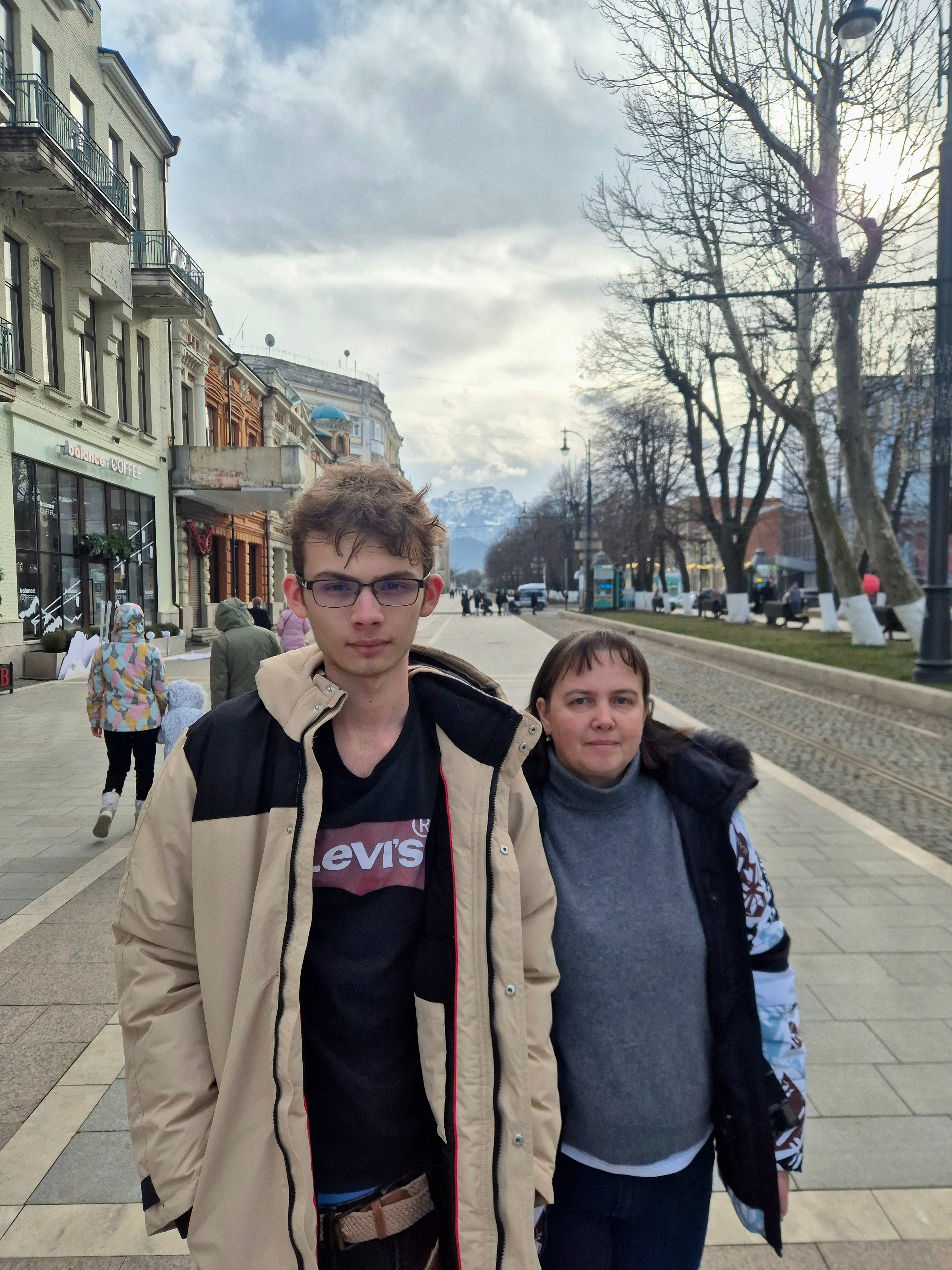 В городе - весна-весна, +15