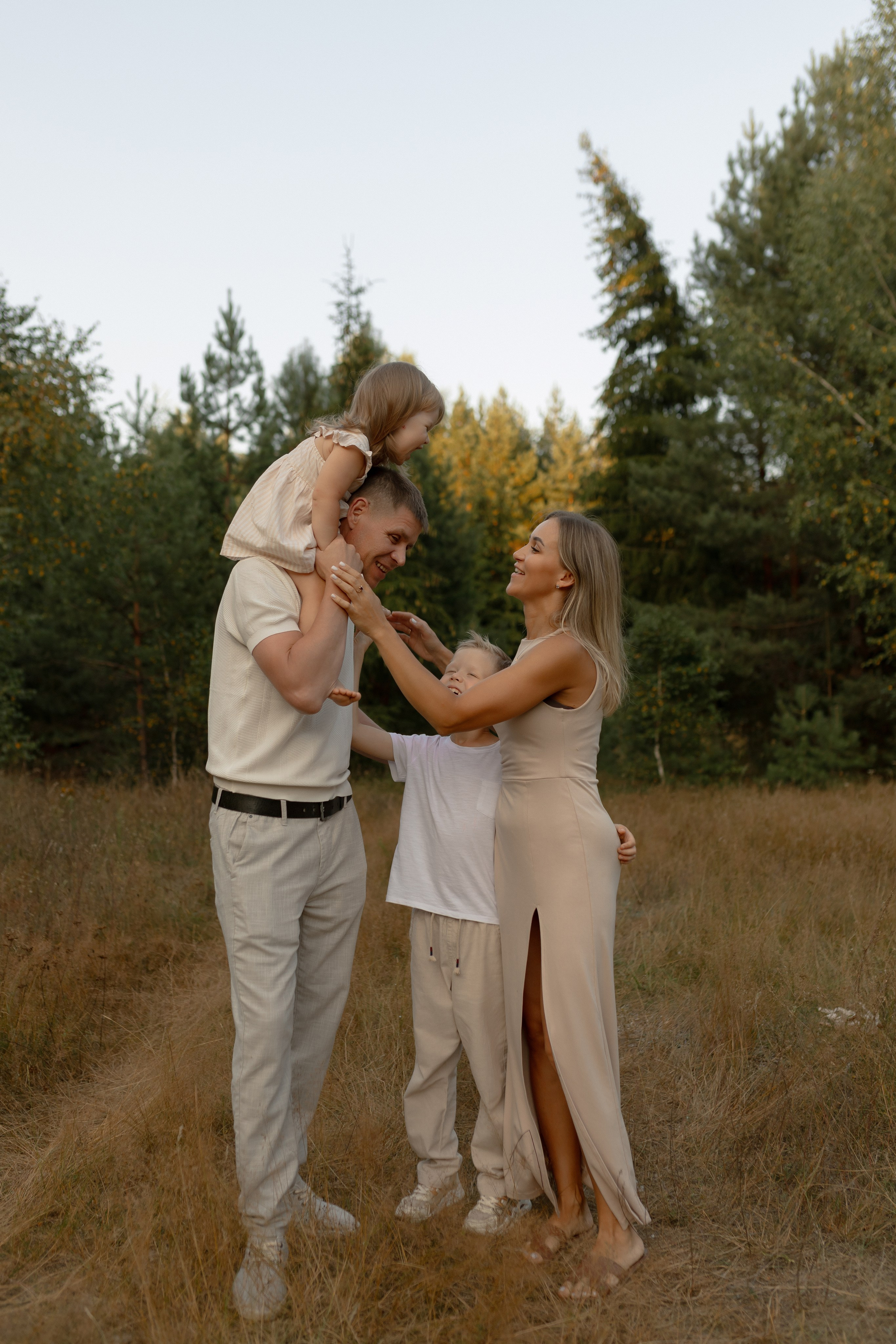 Алексей, Мария, Ваня и Варя. Фотограф Татьяна Семенова