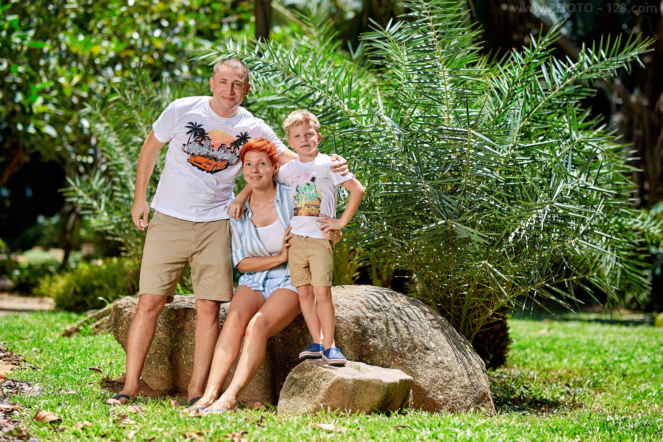 Family connection, tropical beauty — Nha Trang portraits