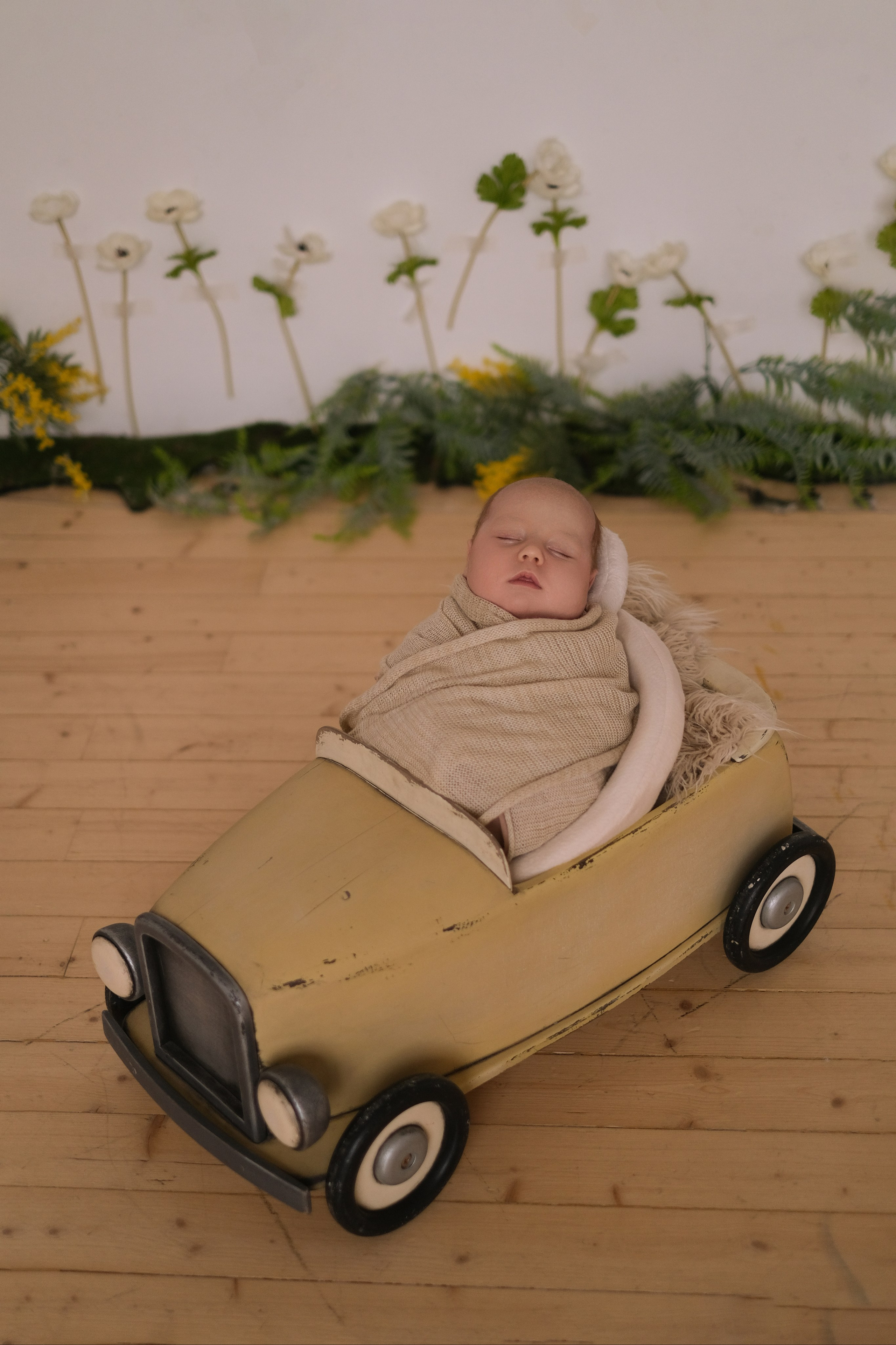 Мирослав в Матрёшке. Семейный детский ньюборн фотограф в Москве Марта Петрова