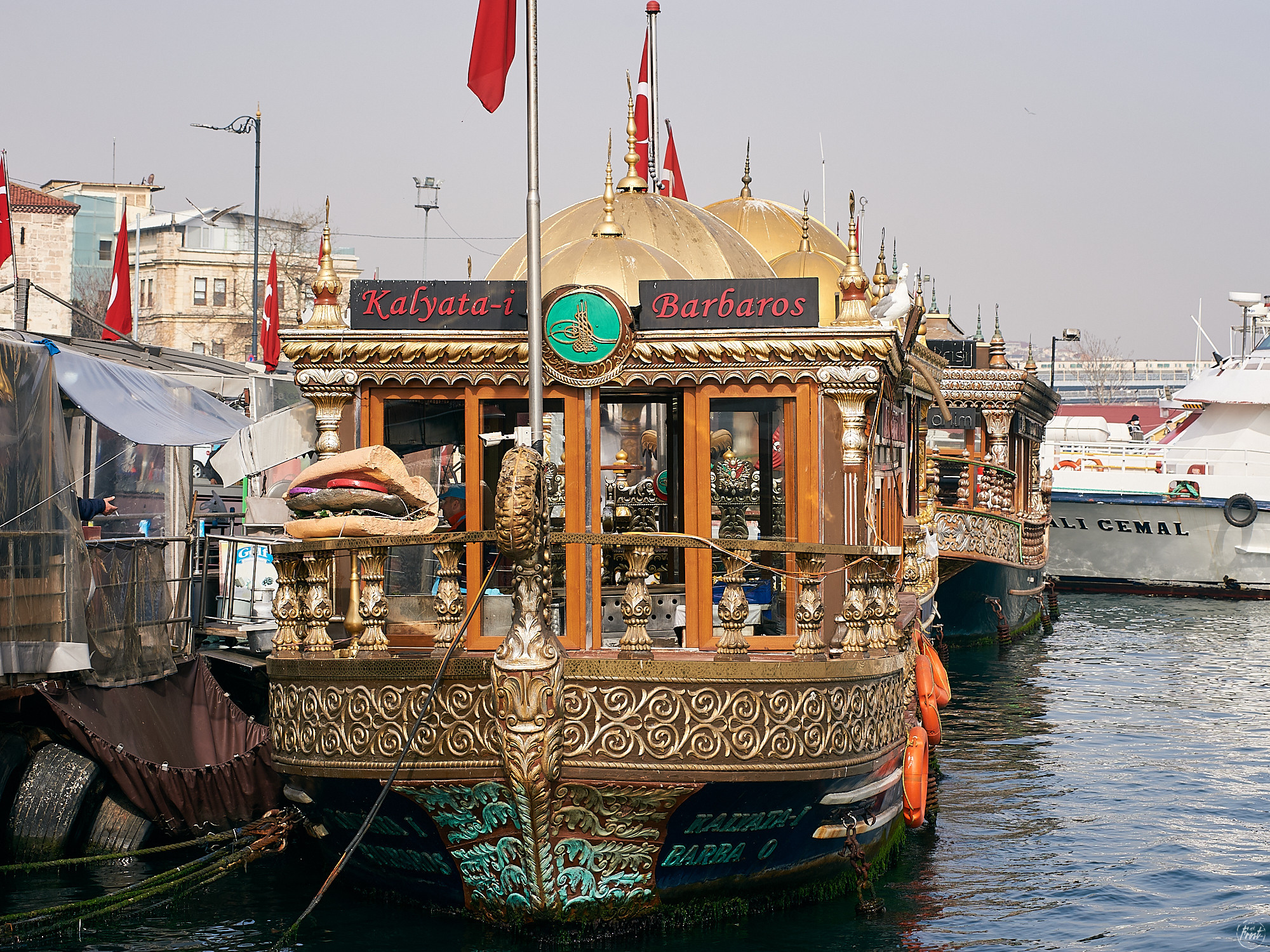 Istanbul, April 2021. Фотографии отовсюду и обо всем