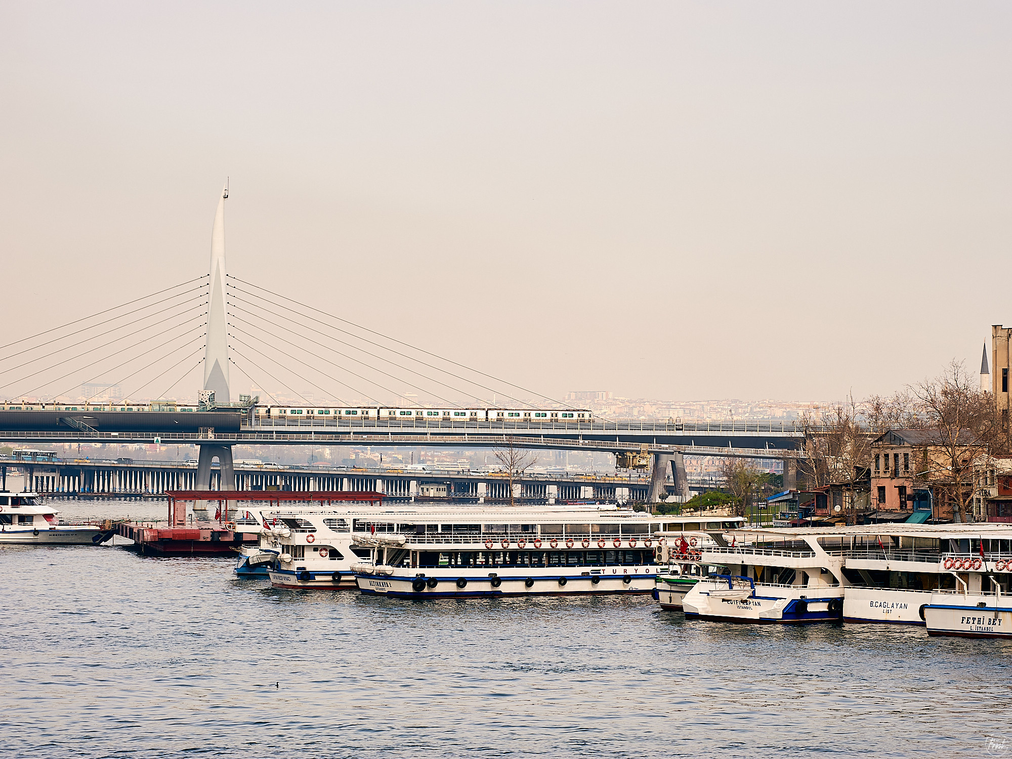Istanbul, April 2021. Фотографии отовсюду и обо всем
