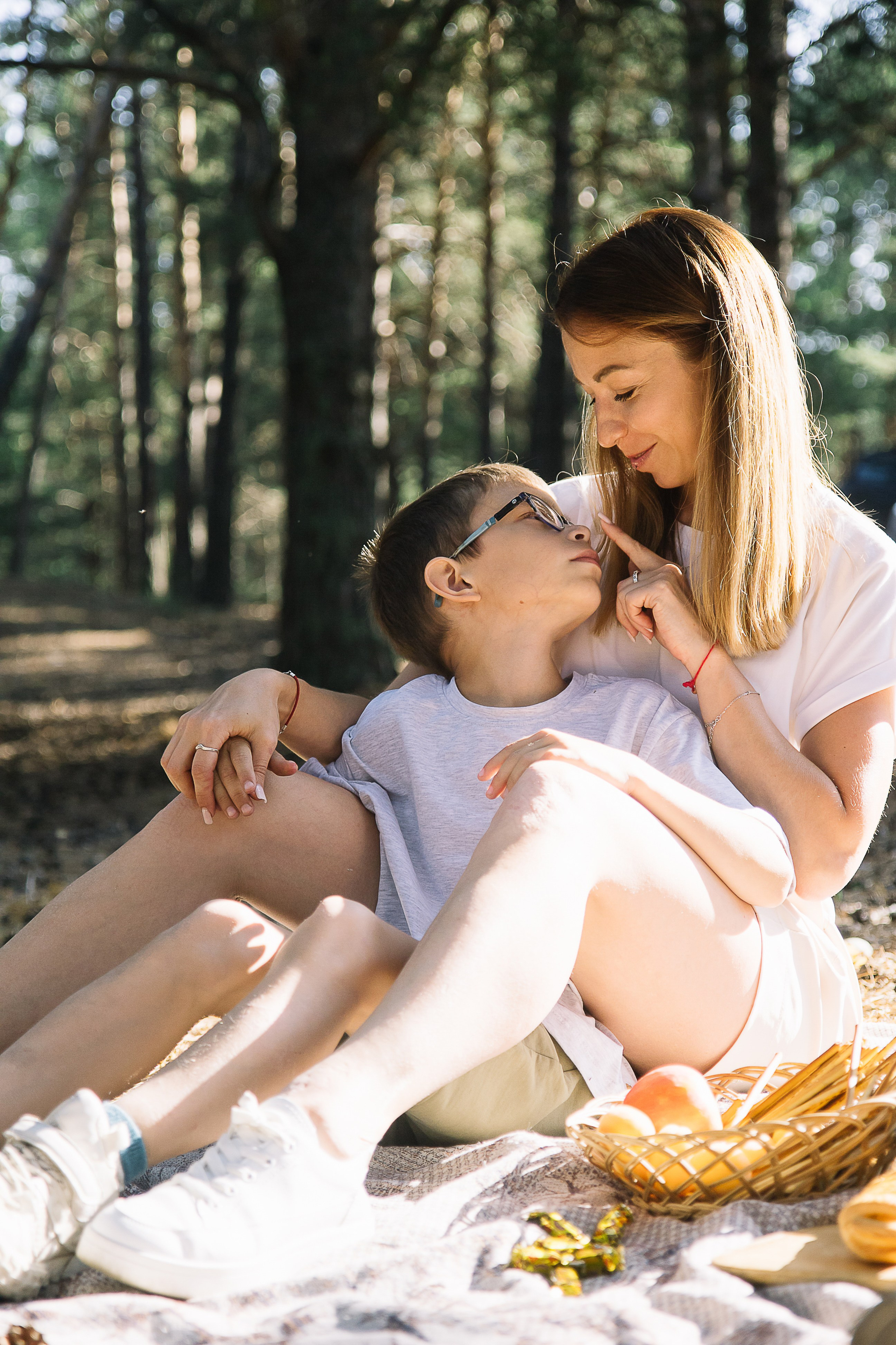 Семейное утро в сосновом лесу. Семейный фотограф в Томске Максимова Екатерина