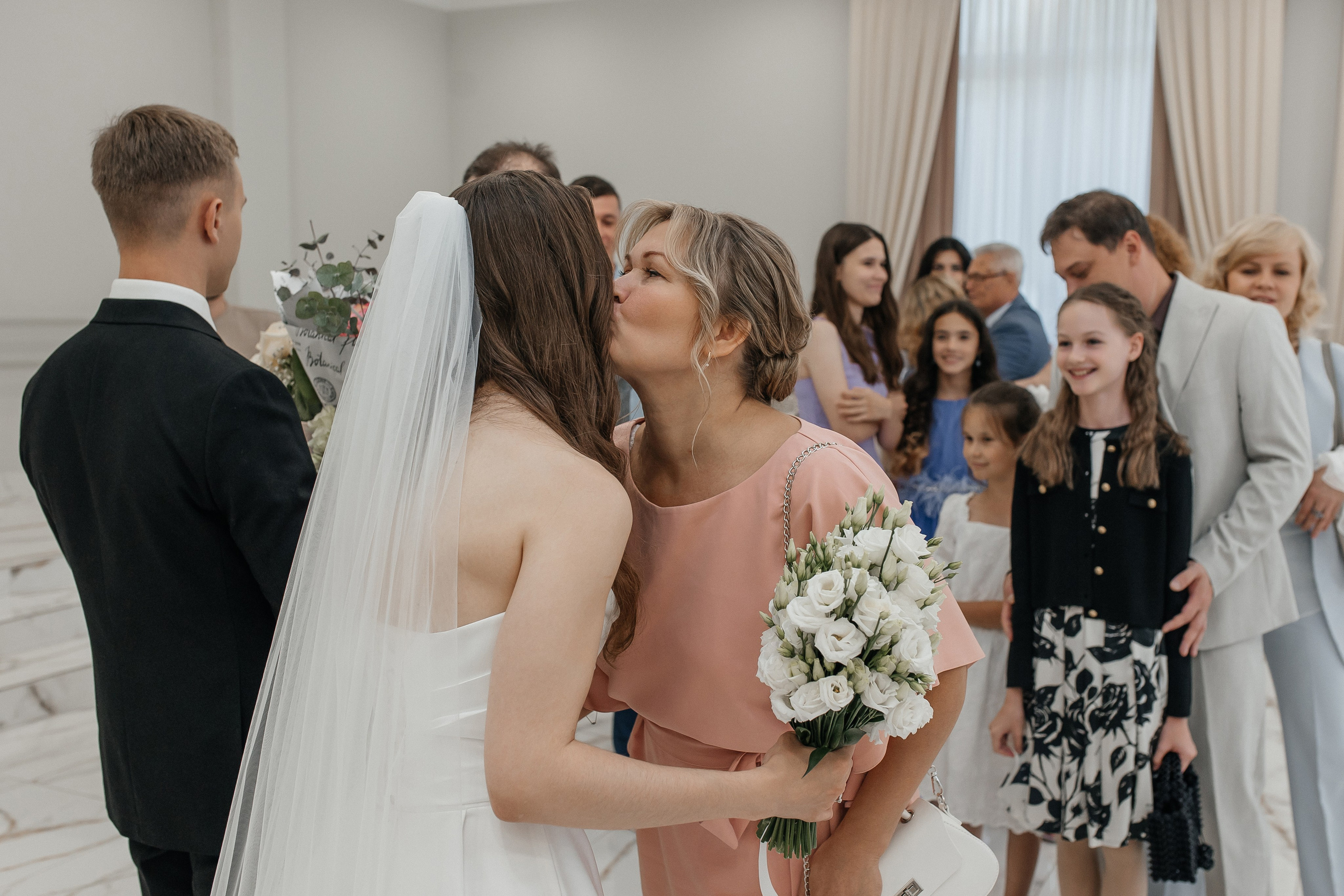 Регистрация брака в Шипиловском дворце бракосочетания. Свадебный фотограф в Москве Дарья Олендарёва