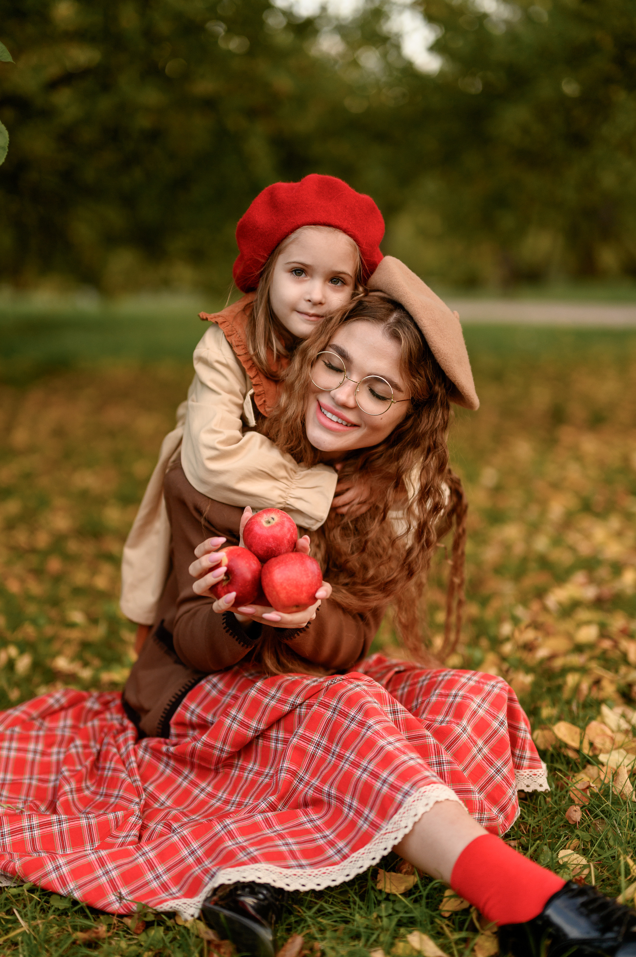 Фотосессия мама и дочка в парке. Semerlina.ru
