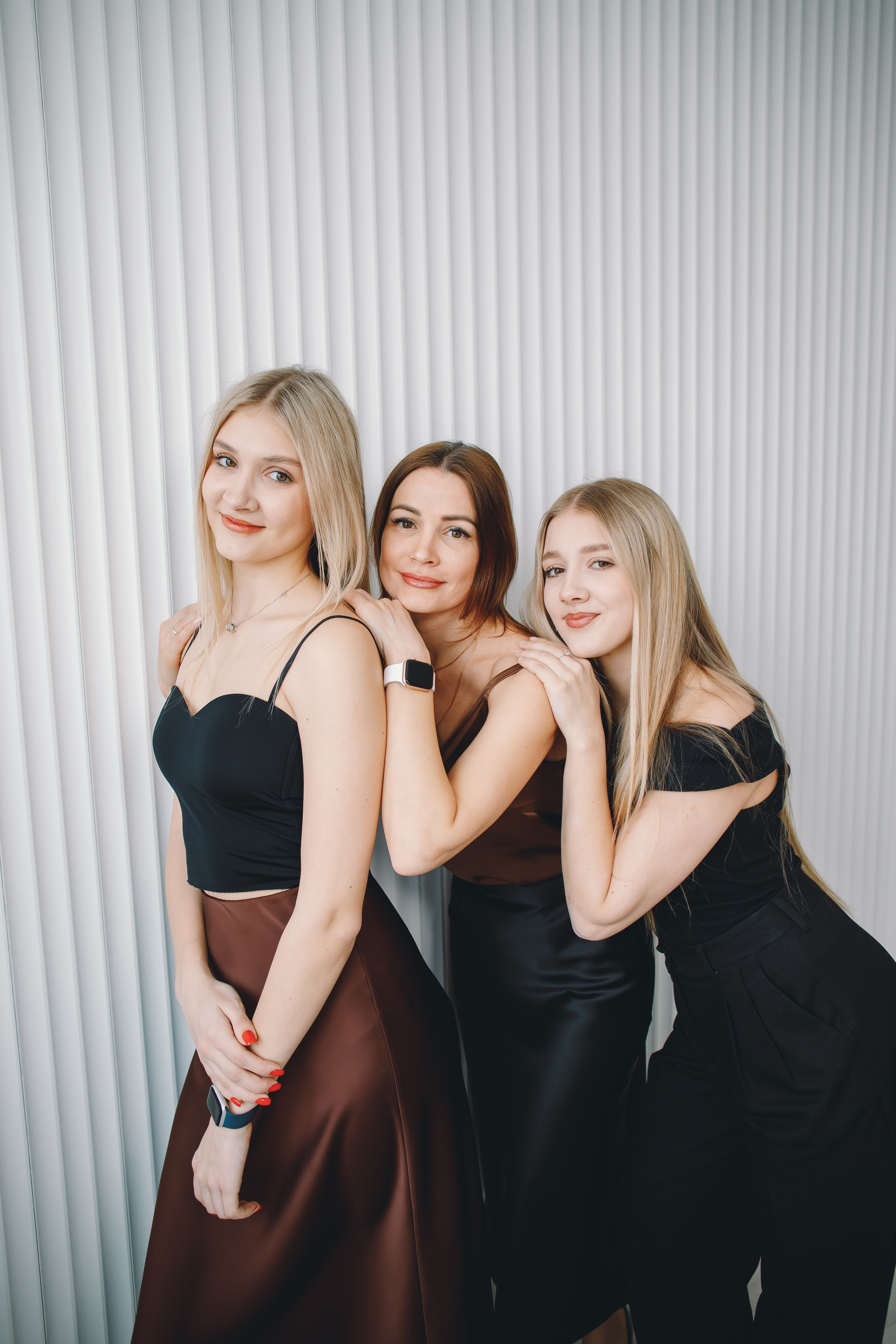 Мама и дочки. Фотограф в Абакане Николай Окунев