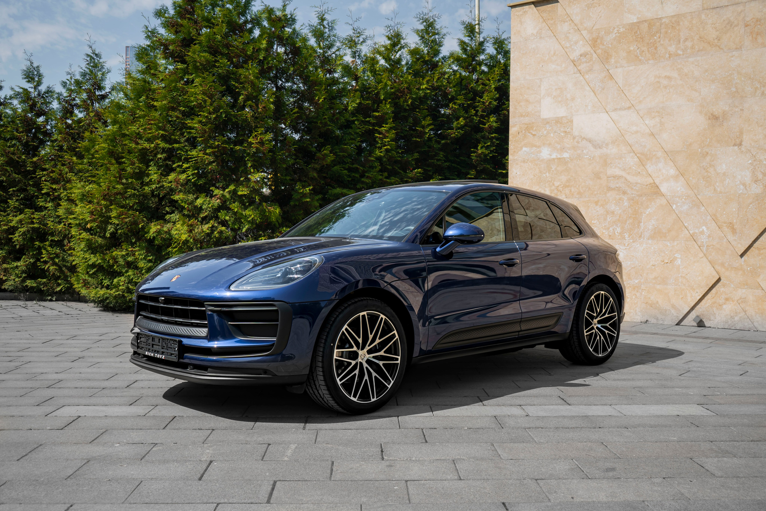 Porsche Macan. Автомобильный фотограф Ногинск Денис Городок