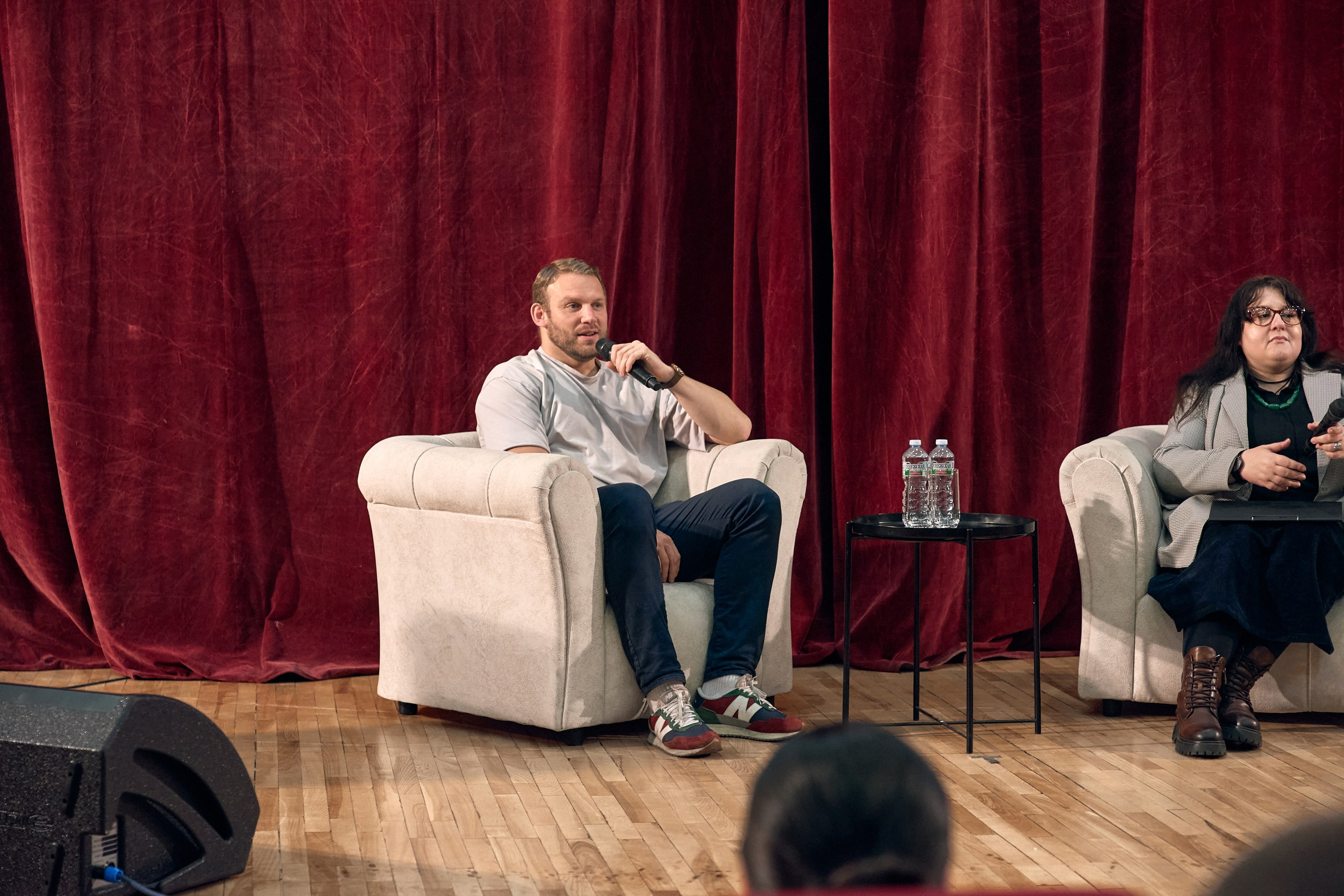 Встреча в издательстве «Наука». Контент-фотограф в Москве Тима Забабурин