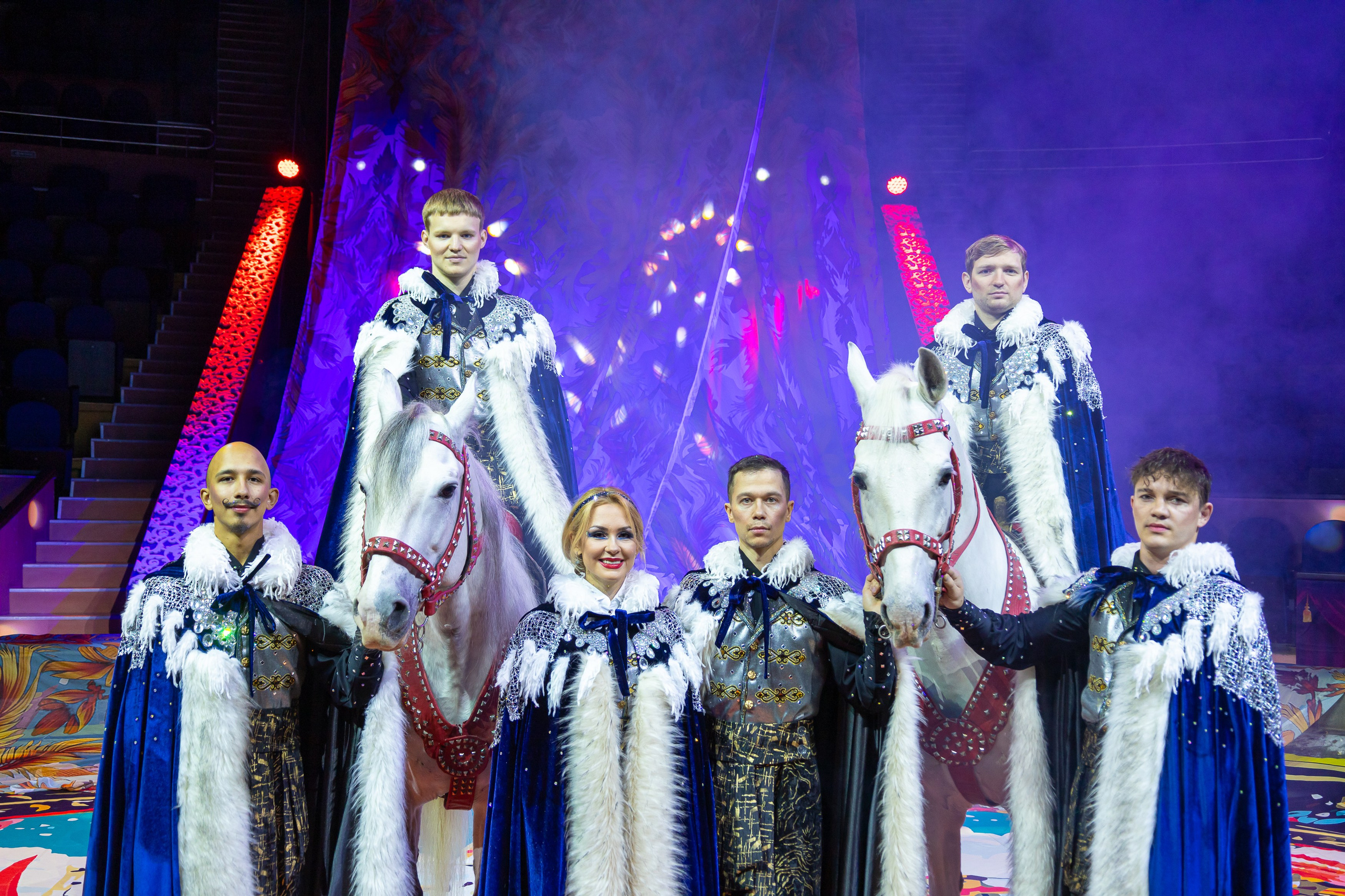 Цирк Жар Птица. Афиша. Семейный и Свадебный фотограф в Сочи