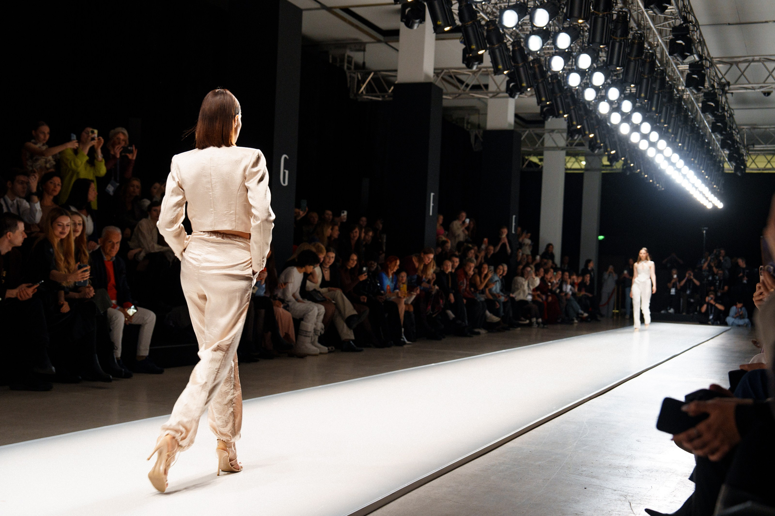 Moscow Fashion Week 2024 осень. Фотограф Николай Прокофьев модельные тесты в Москве