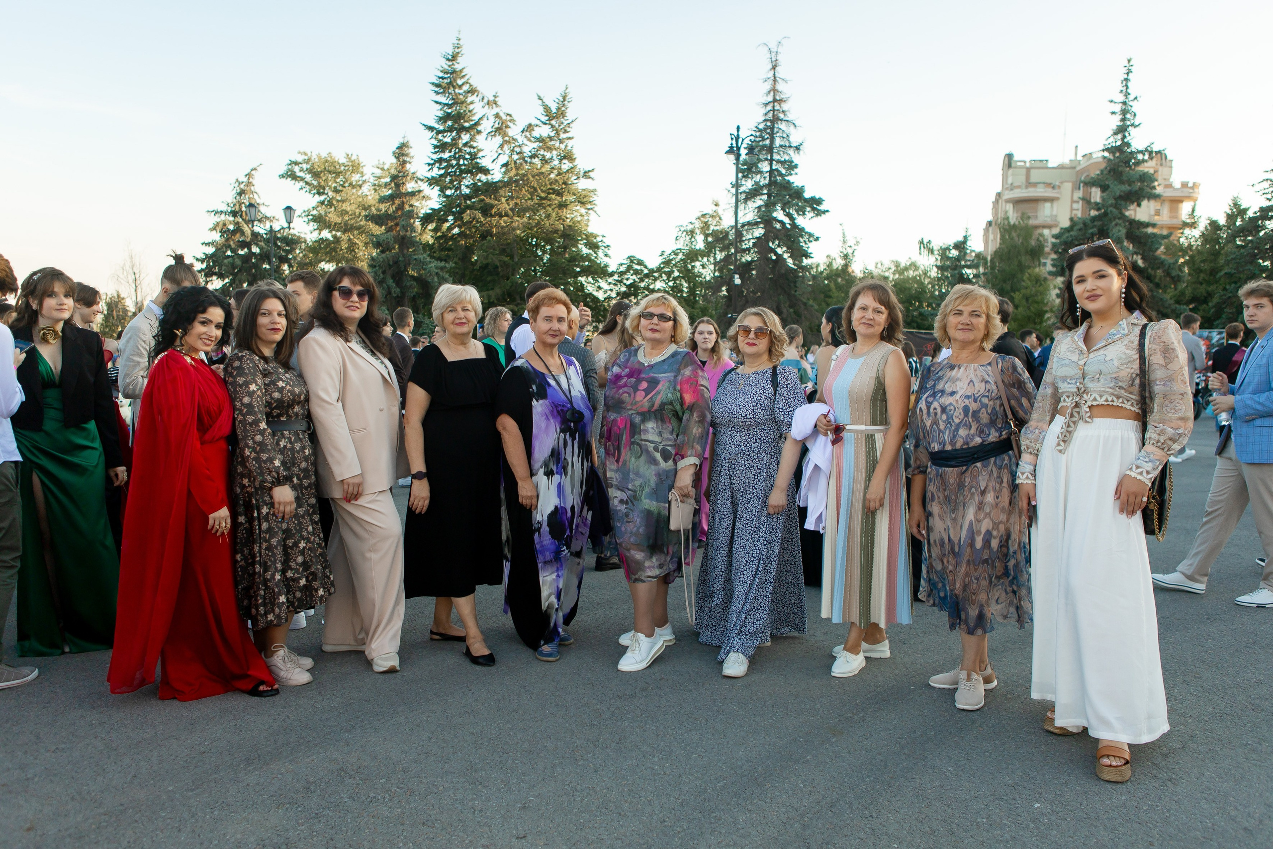 Выпускной Гимназия 12 2024 г. Свадебный и портретный Фотограф в Липецке Дмитрий Котюков