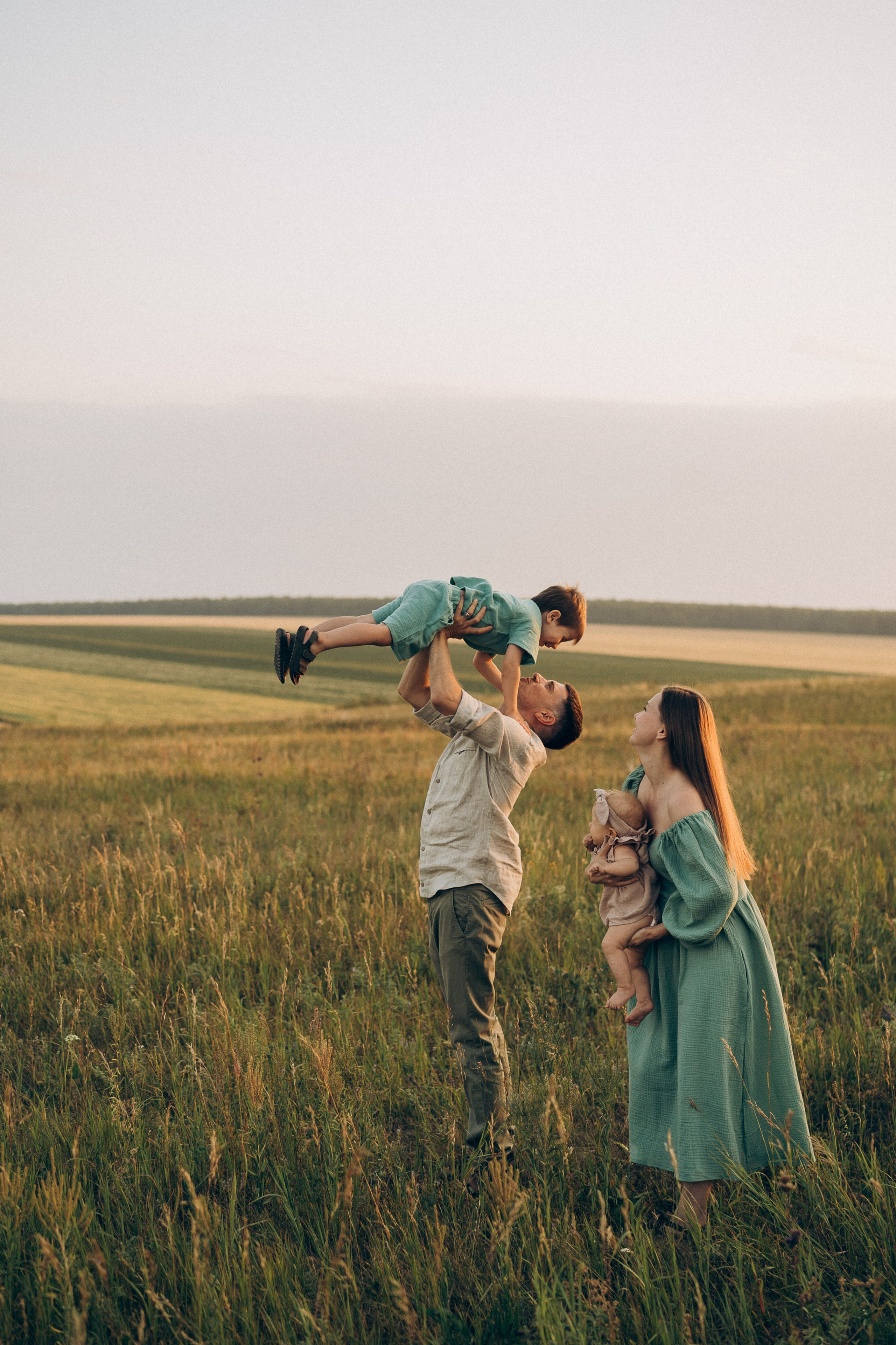 Летние поля. Семейный фотограф в Челябинске Волченко Ксения