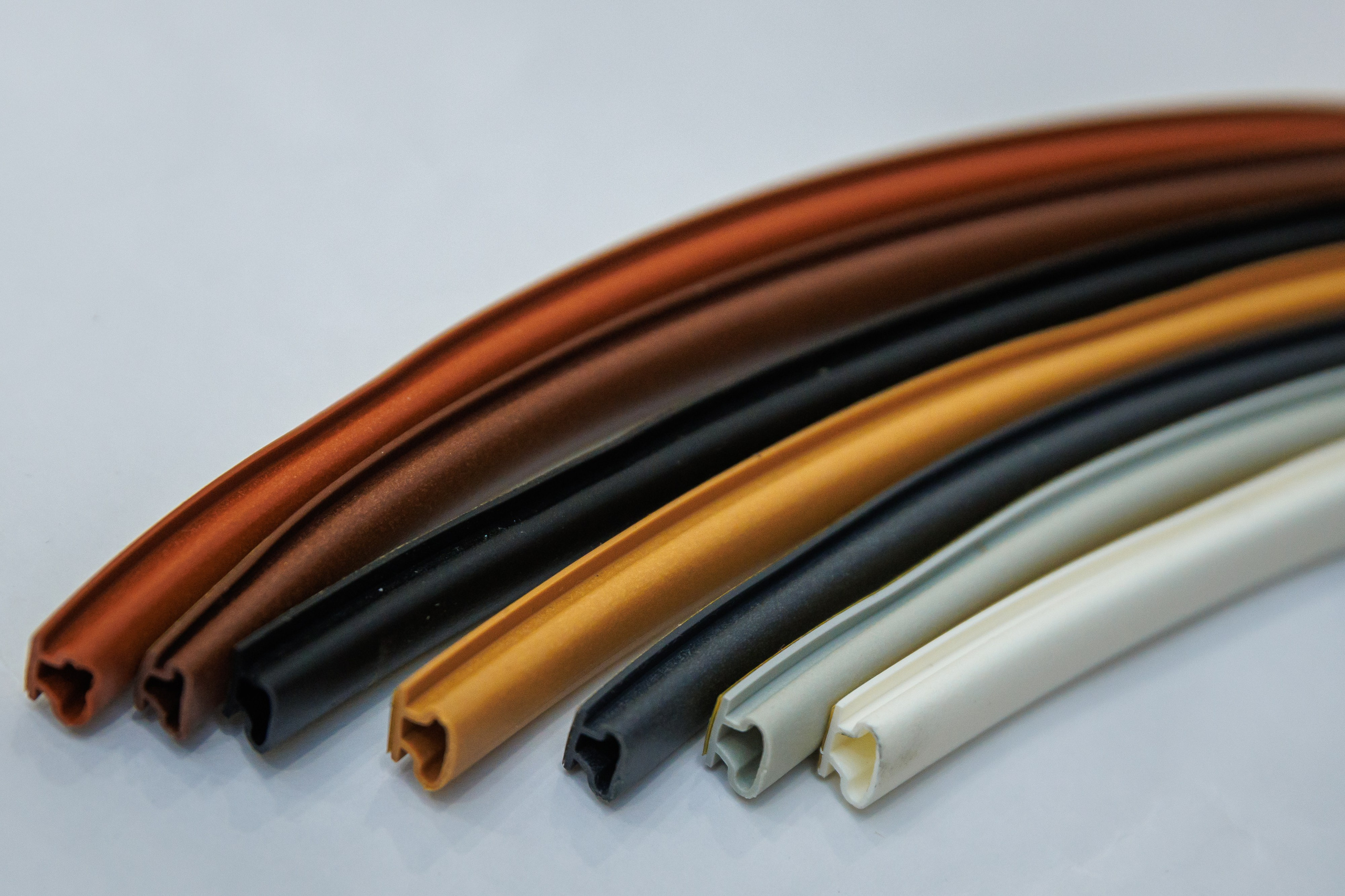 Уплотнители для металлических и деревянных дверей. Производство уплотнителей