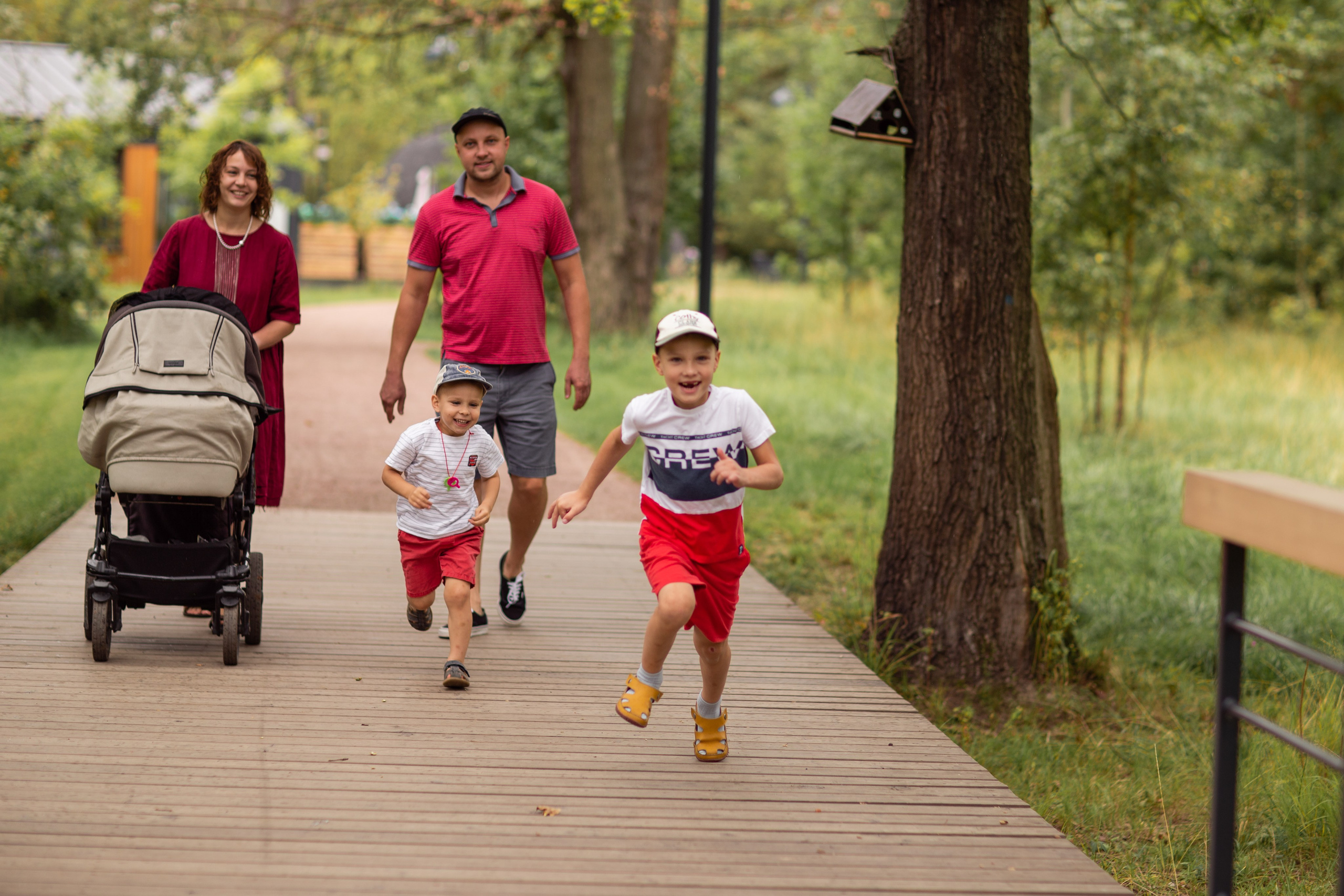 Семейная прогулка в парке. Семейный фотограф Фрязино Зрячева Кристина