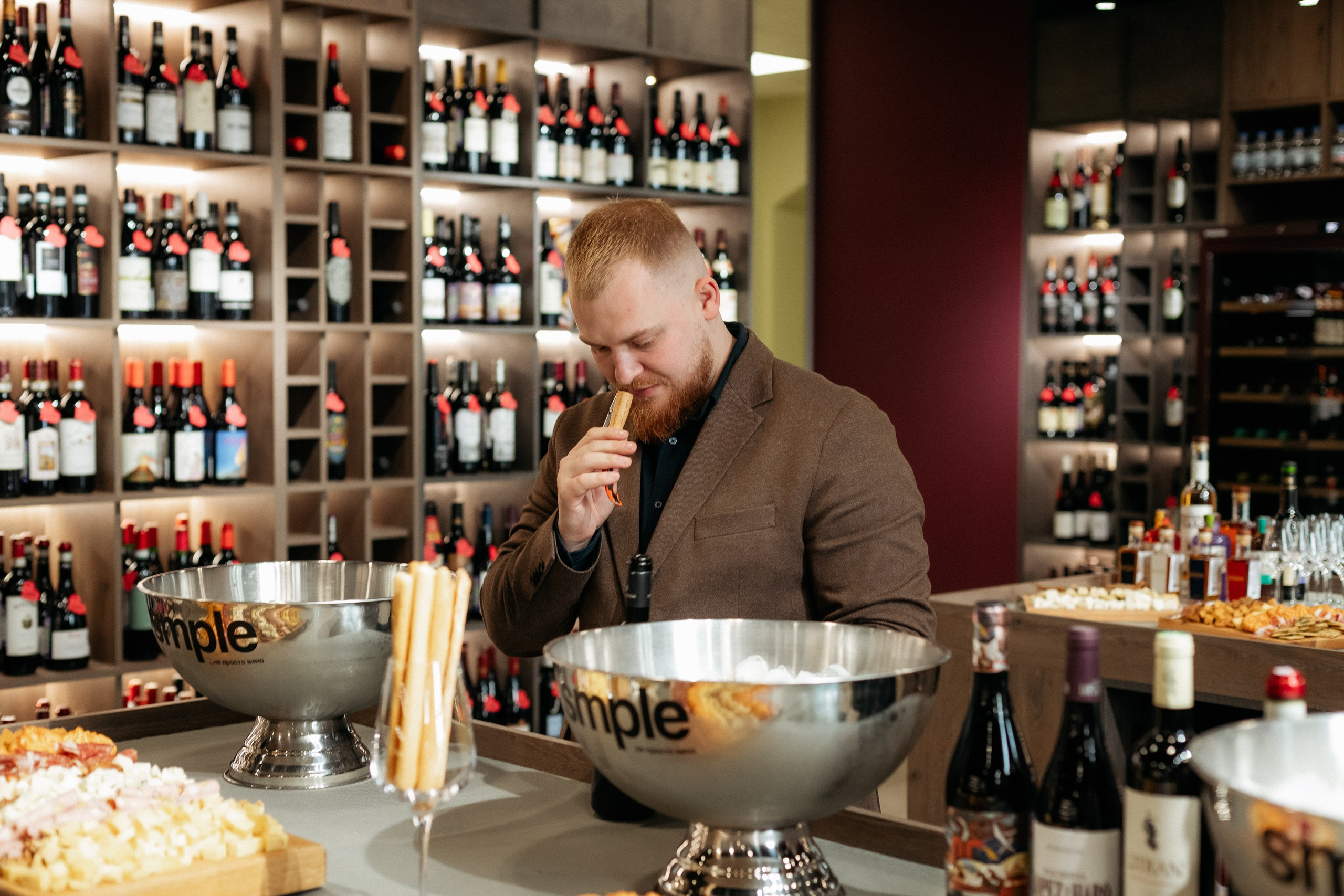 BY SIMPLE ВИНОТЕКА — ОТКРЫТИЕ. СВОИ. ФОТООТЧЕТЫ-СОБЫТИЯ-МЕСТА